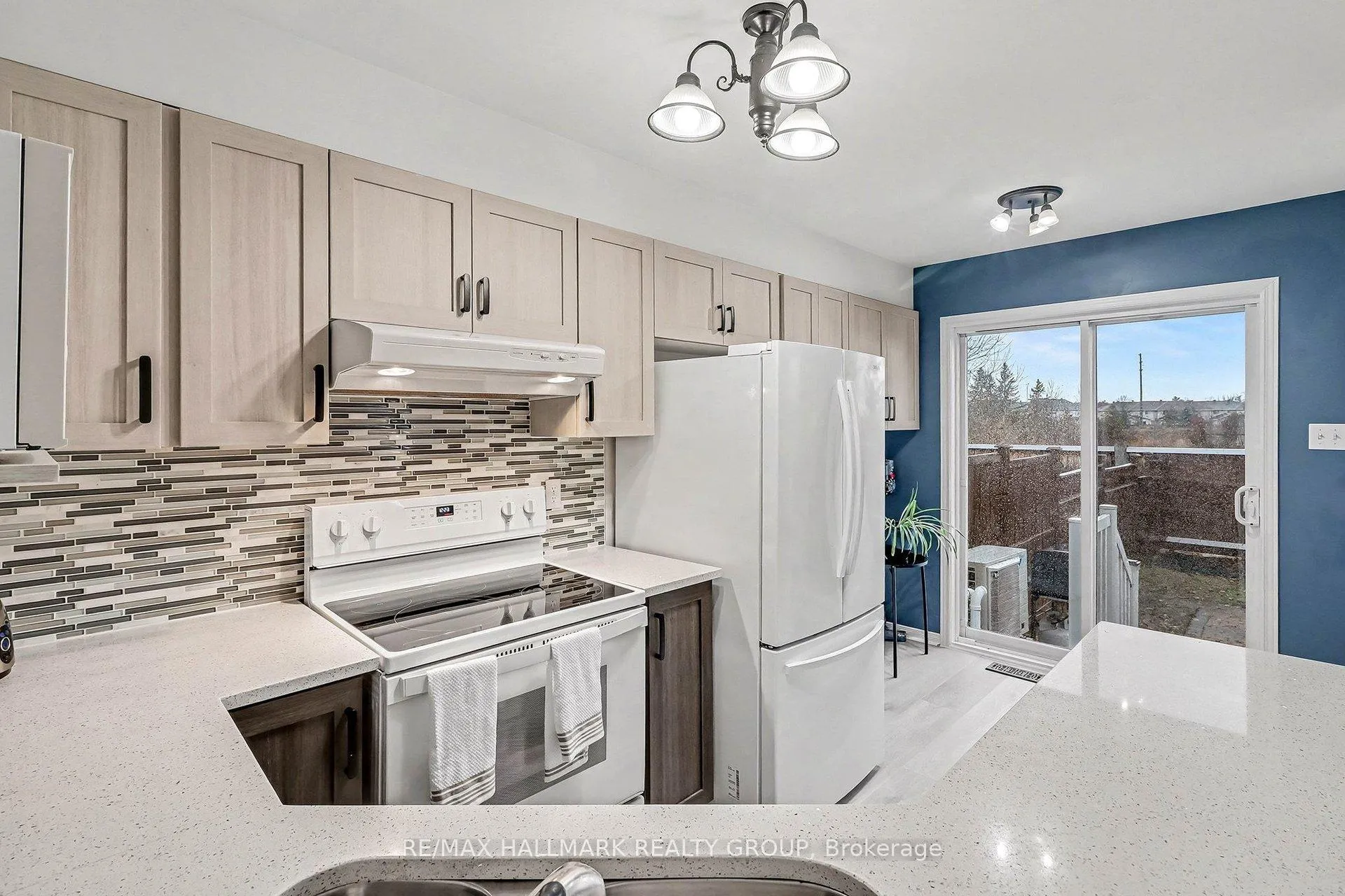 Photo 12 of 111 Ludlowe Street, Ottawa, Fallingbrook/Gardenway South — HOMEH