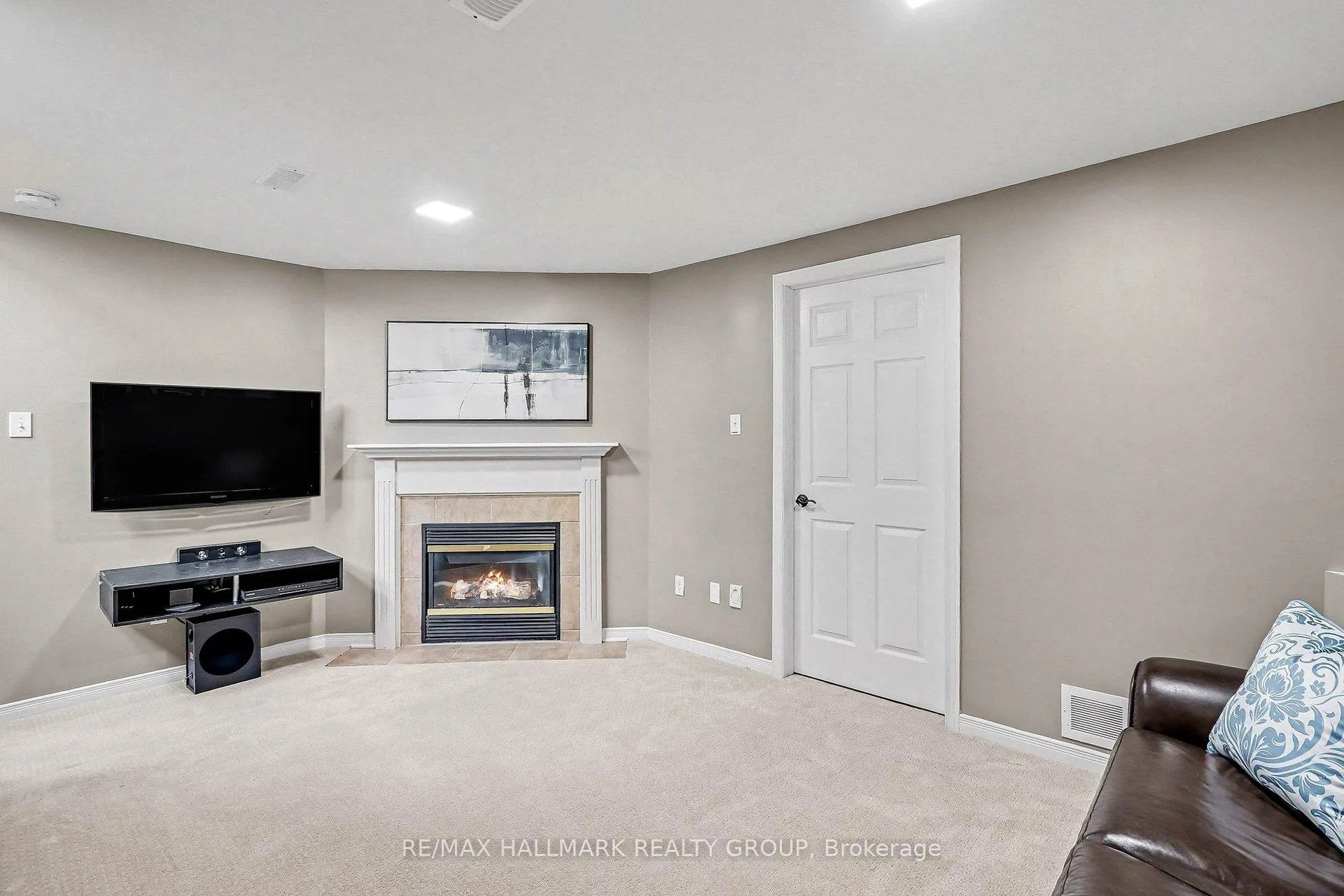 Photo 22 of 111 Ludlowe Street, Ottawa, Fallingbrook/Gardenway South — HOMEH