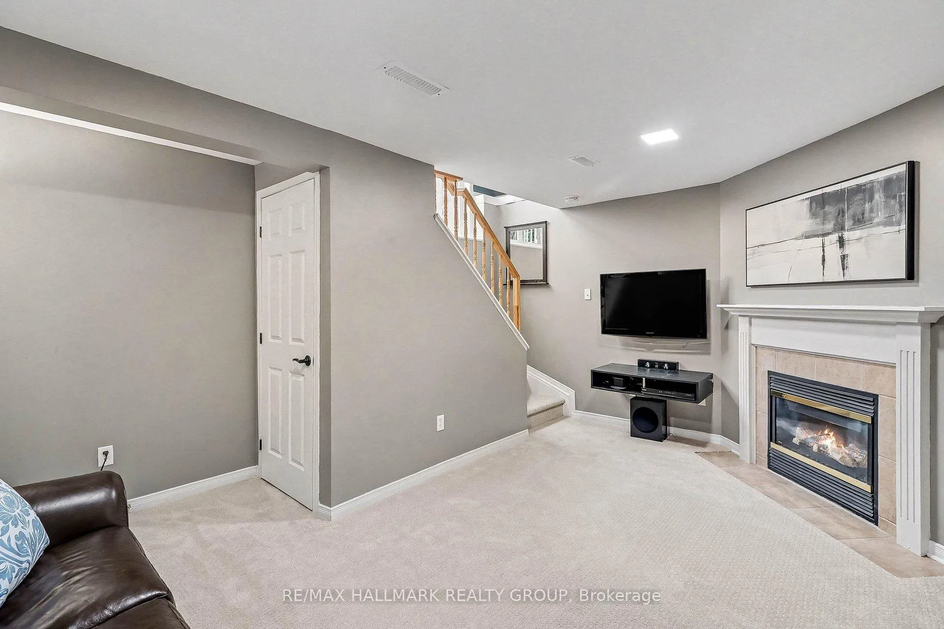 Photo 23 of 111 Ludlowe Street, Ottawa, Fallingbrook/Gardenway South — HOMEH