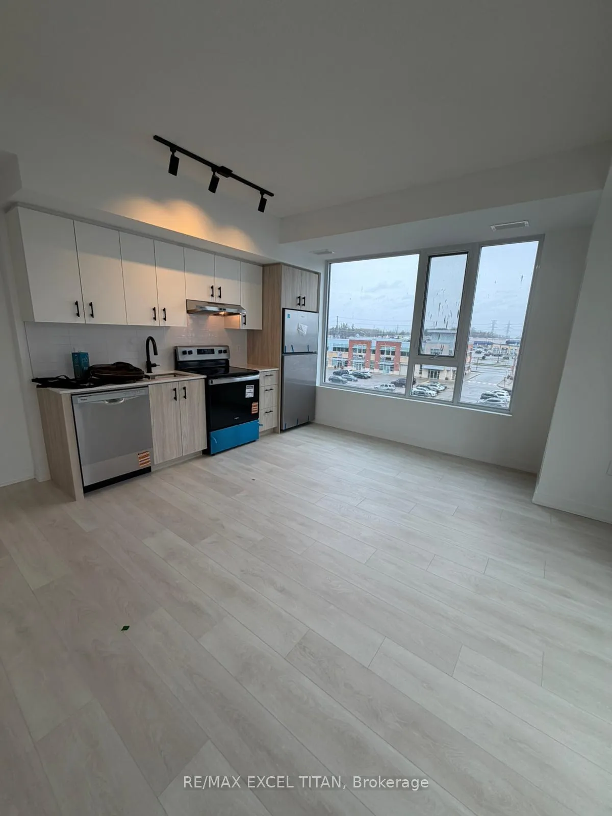 Photo 3 of Unit 430, 4878 Powers Common, Burlington, Appleby — HOMEH