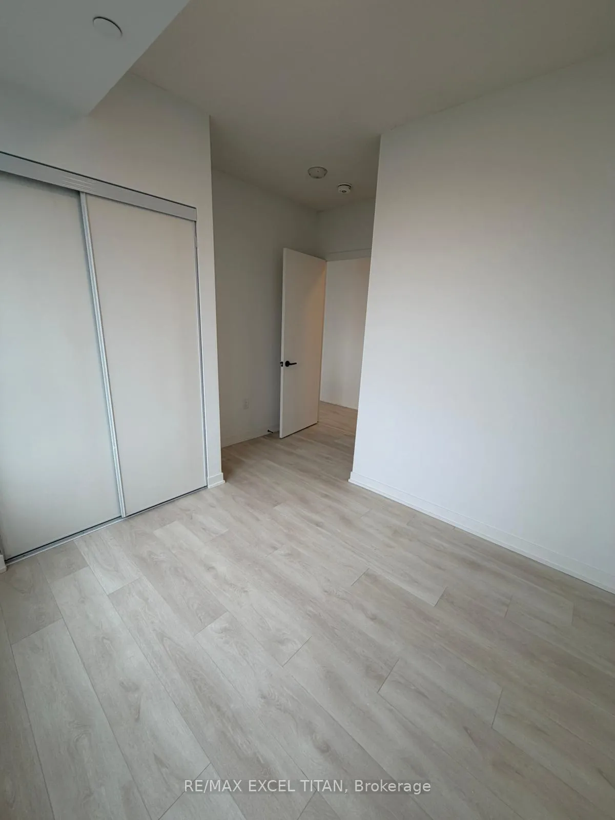 Photo 8 of Unit 430, 4878 Powers Common, Burlington, Appleby — HOMEH