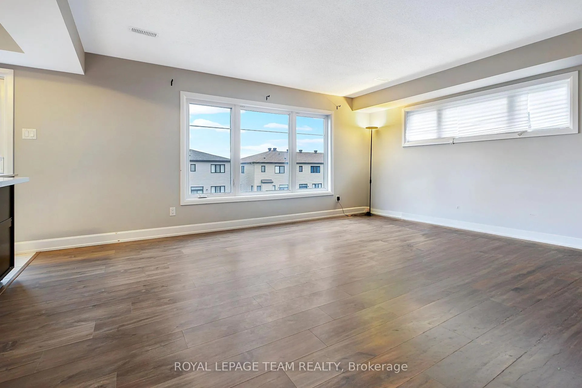 Photo 5 of 36 Affinity Private, Ottawa, Barrhaven - Heritage Park — HOMEH