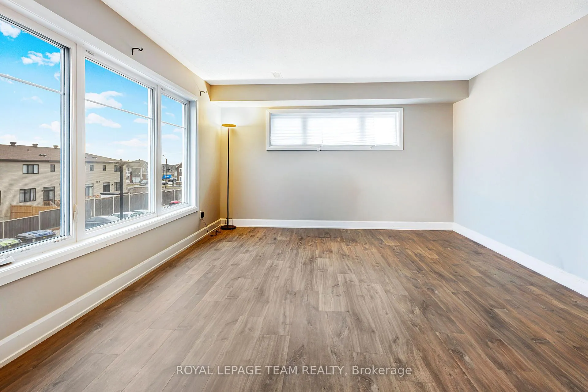 Photo 10 of 36 Affinity Private, Ottawa, Barrhaven - Heritage Park — HOMEH