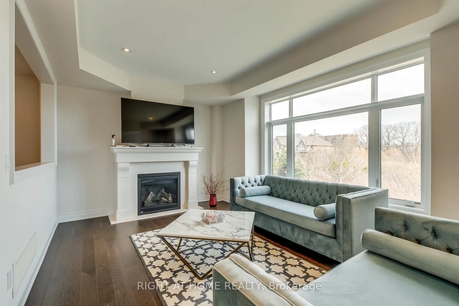 Photo 10 of 2441 Chateau Common, Oakville, Bronte Creek — HOMEH