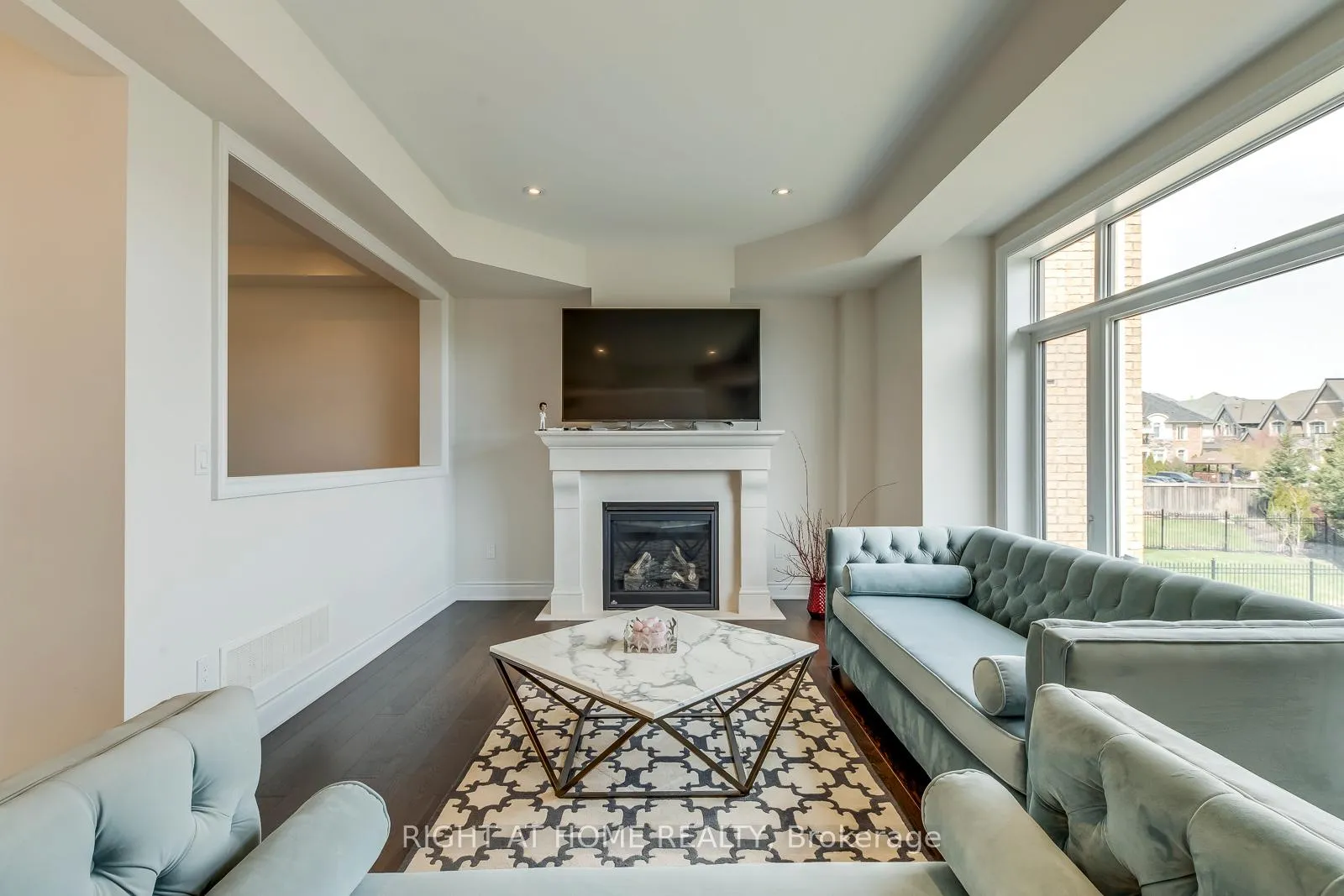 Photo 11 of 2441 Chateau Common, Oakville, Bronte Creek — HOMEH