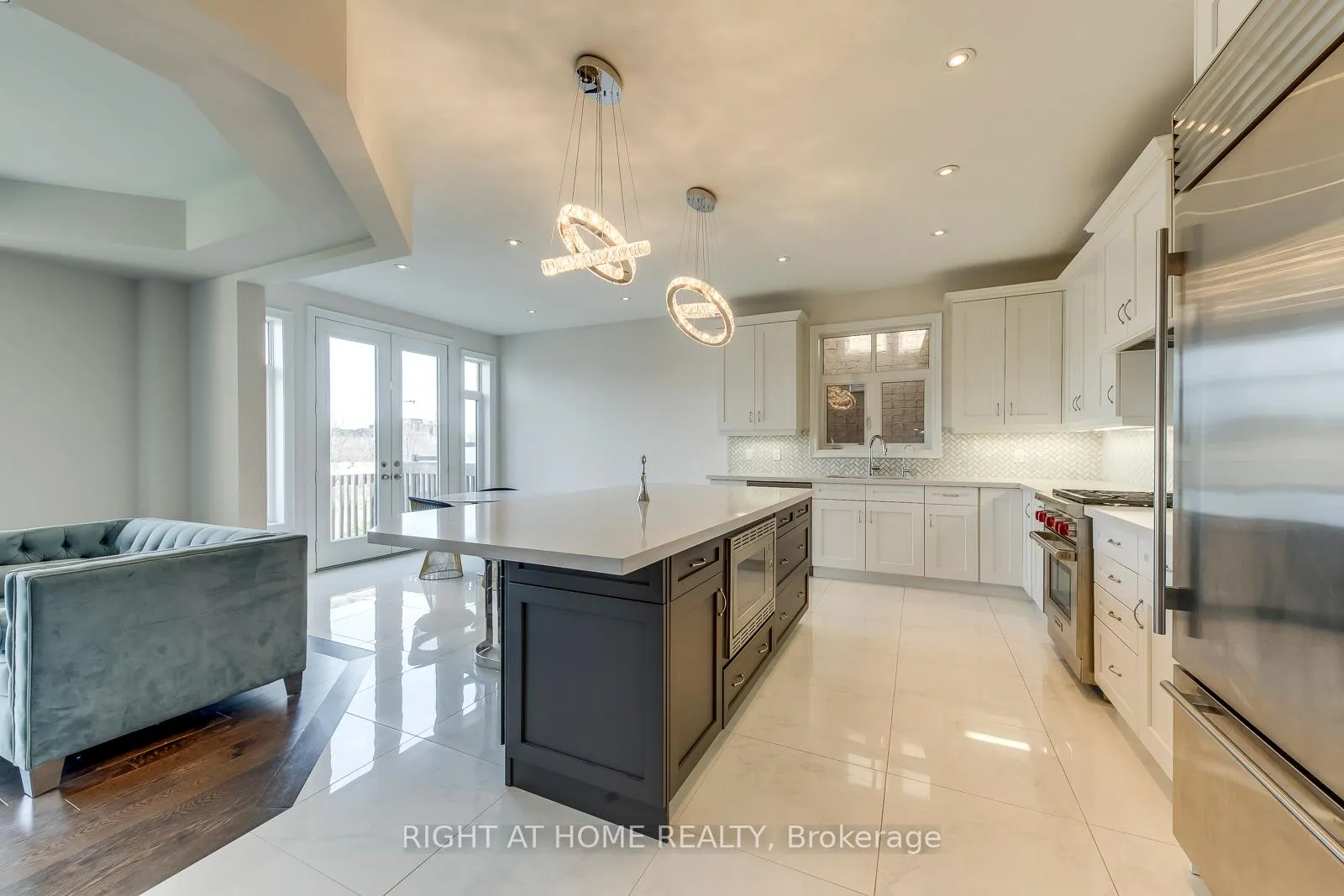 Photo 15 of 2441 Chateau Common, Oakville, Bronte Creek — HOMEH