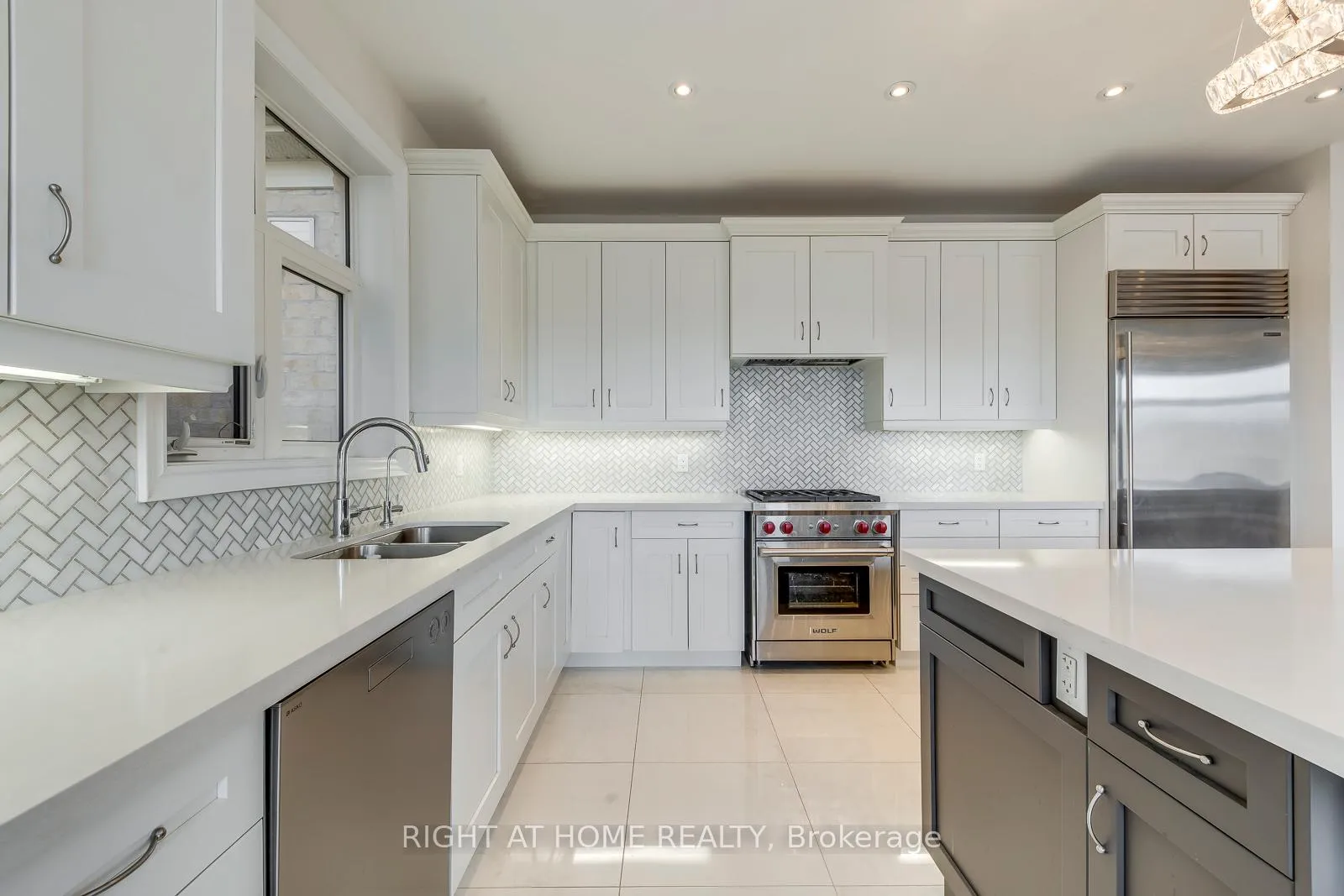 Photo 20 of 2441 Chateau Common, Oakville, Bronte Creek — HOMEH