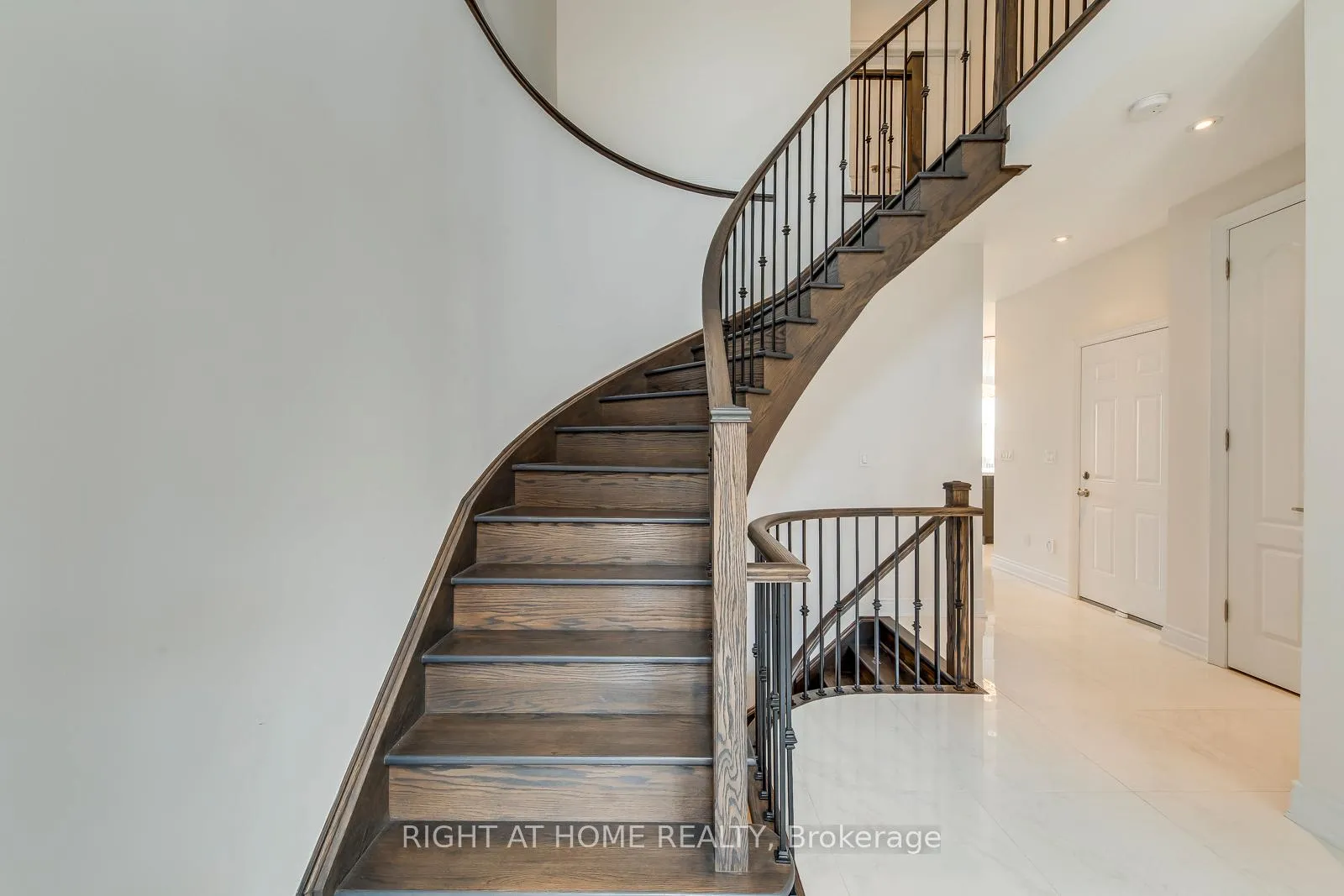 Photo 28 of 2441 Chateau Common, Oakville, Bronte Creek — HOMEH