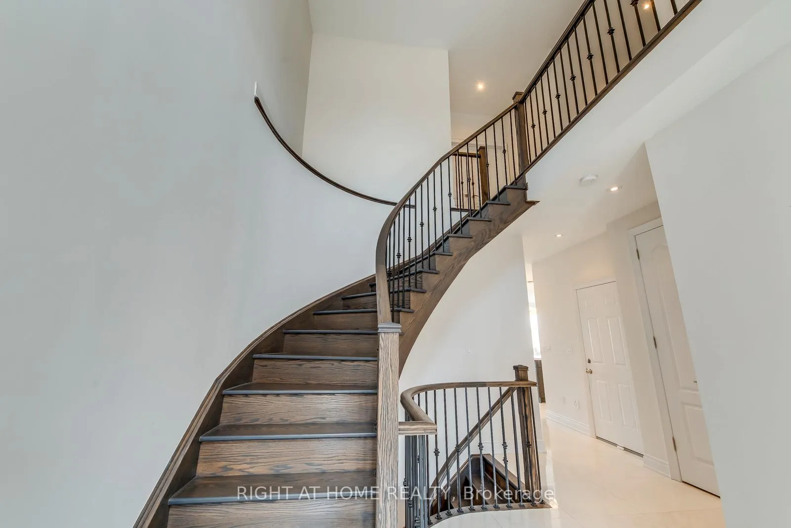 Photo 29 of 2441 Chateau Common, Oakville, Bronte Creek — HOMEH