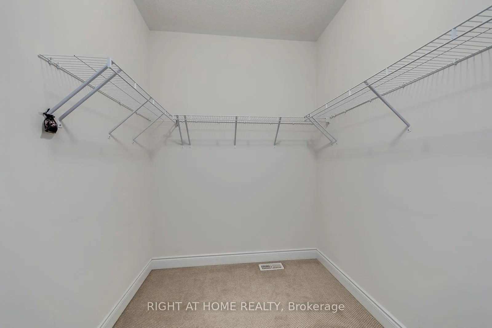 Photo 36 of 2441 Chateau Common, Oakville, Bronte Creek — HOMEH