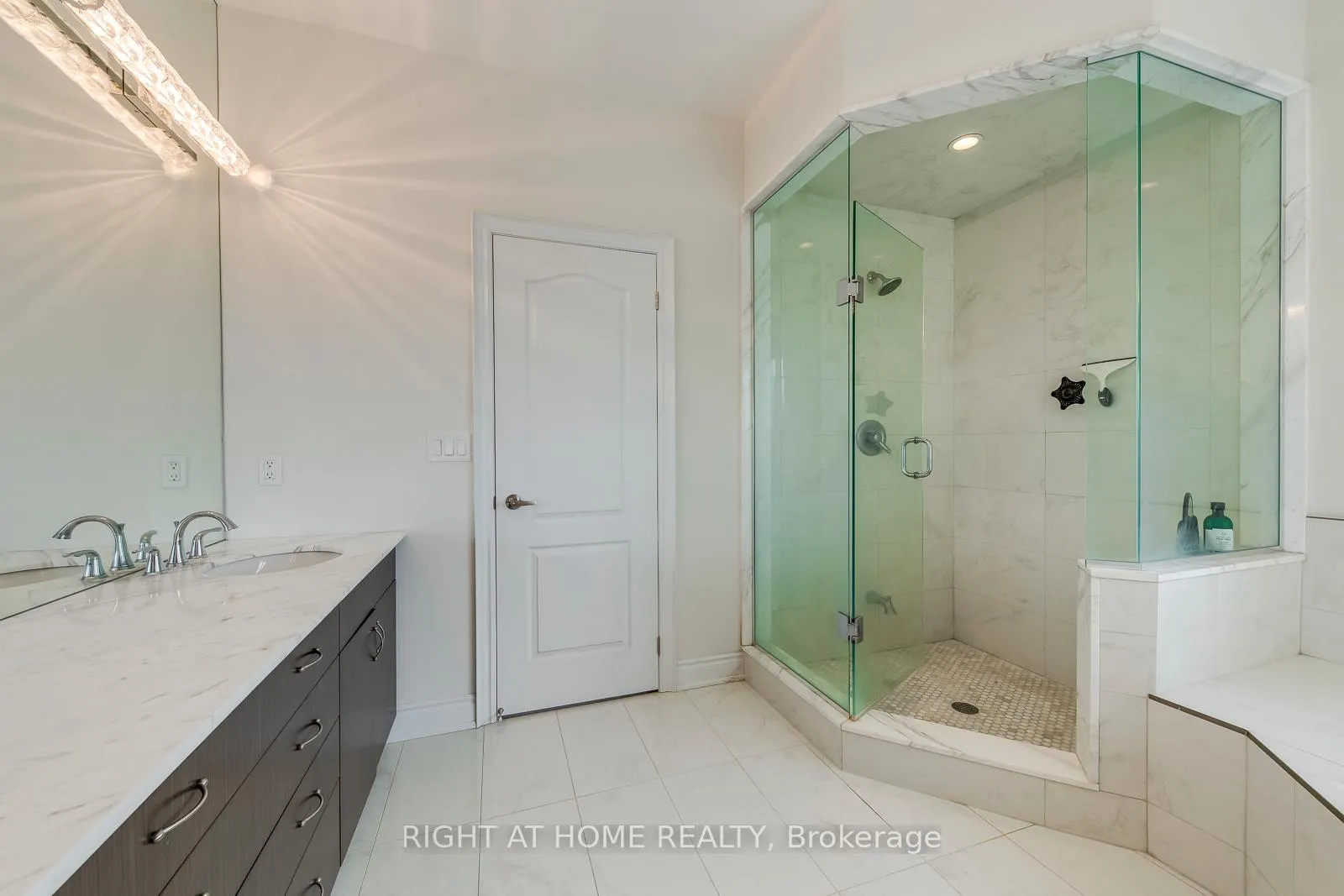 Photo 39 of 2441 Chateau Common, Oakville, Bronte Creek — HOMEH