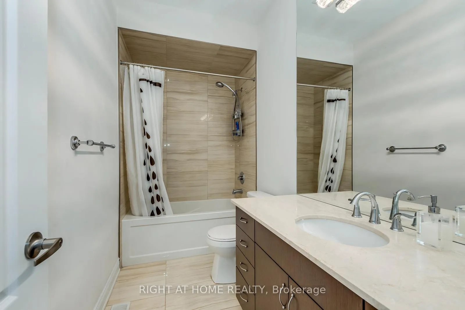 Photo 44 of 2441 Chateau Common, Oakville, Bronte Creek — HOMEH
