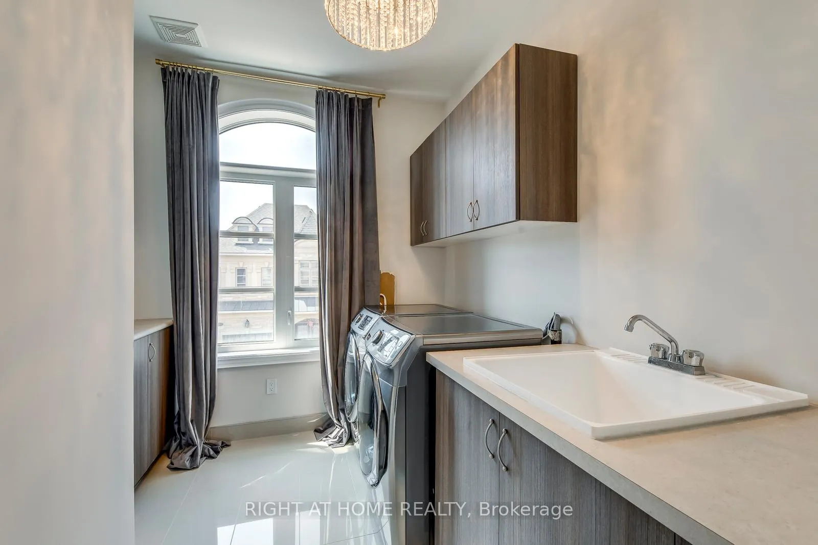Photo 45 of 2441 Chateau Common, Oakville, Bronte Creek — HOMEH