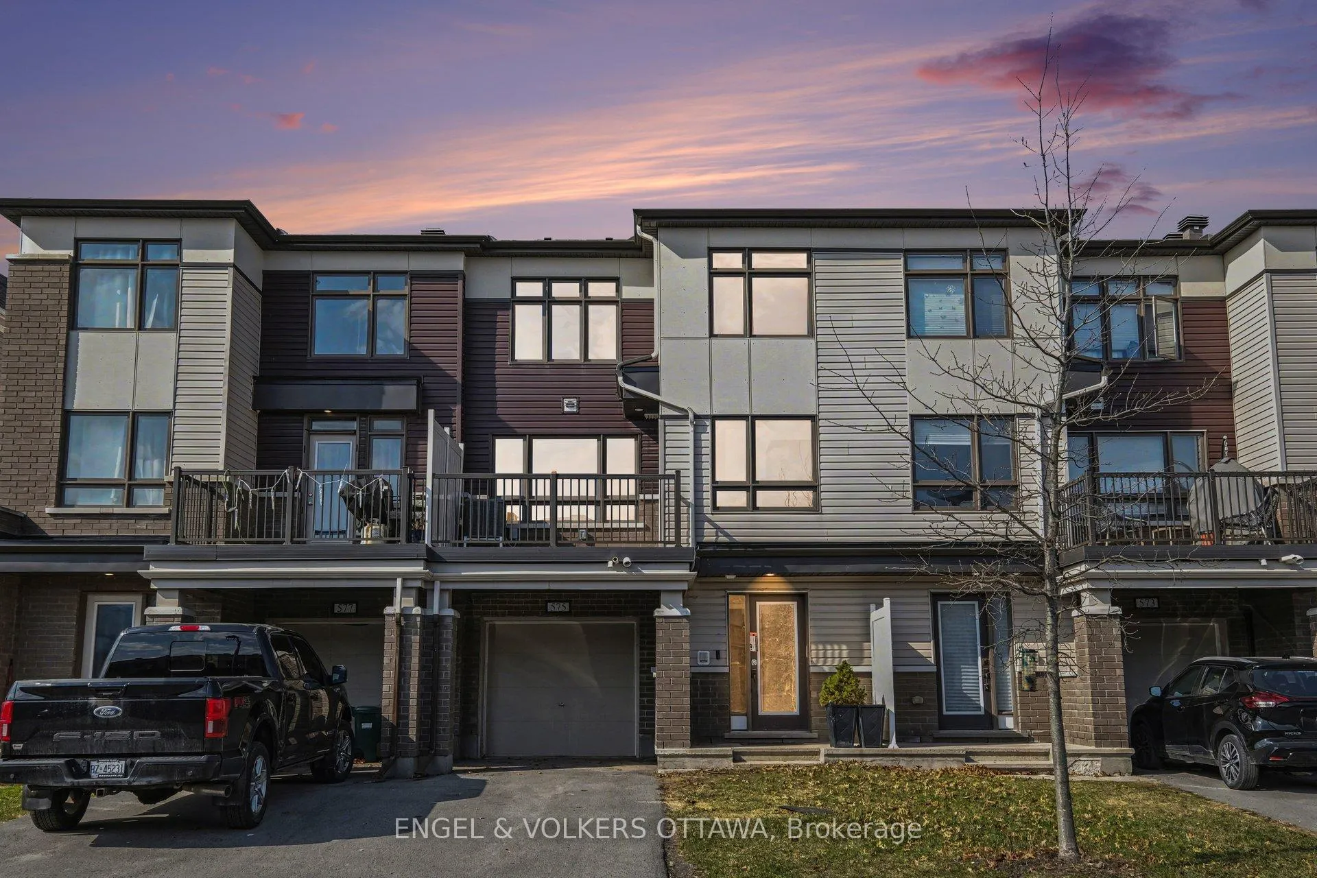 Photo 1 of 575 Roundleaf Way, Ottawa, Kanata - Emerald Meadows/Trailwest — HOMEH