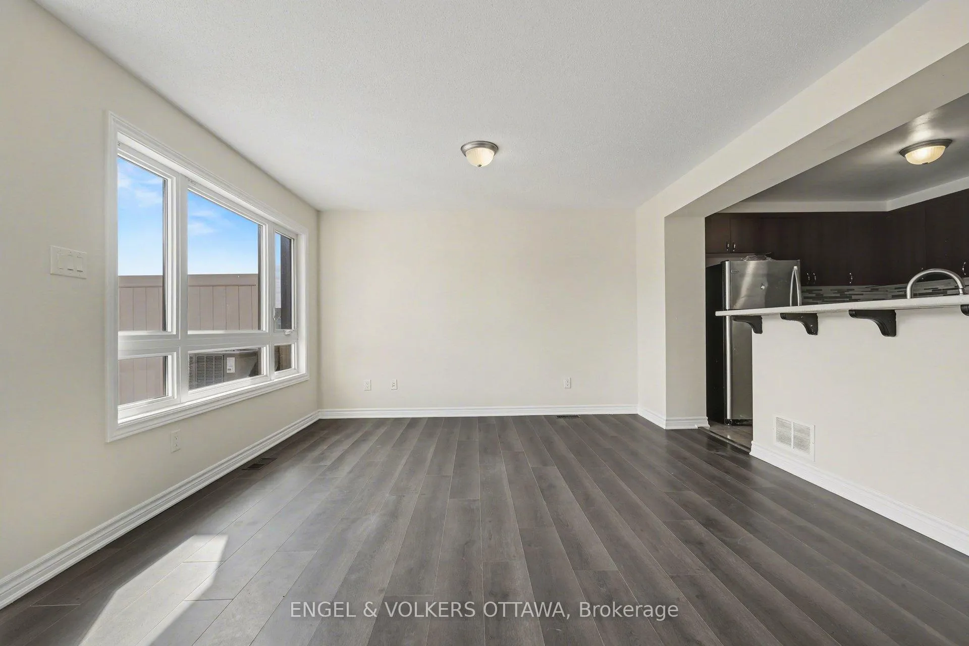 Photo 6 of 575 Roundleaf Way, Ottawa, Kanata - Emerald Meadows/Trailwest — HOMEH