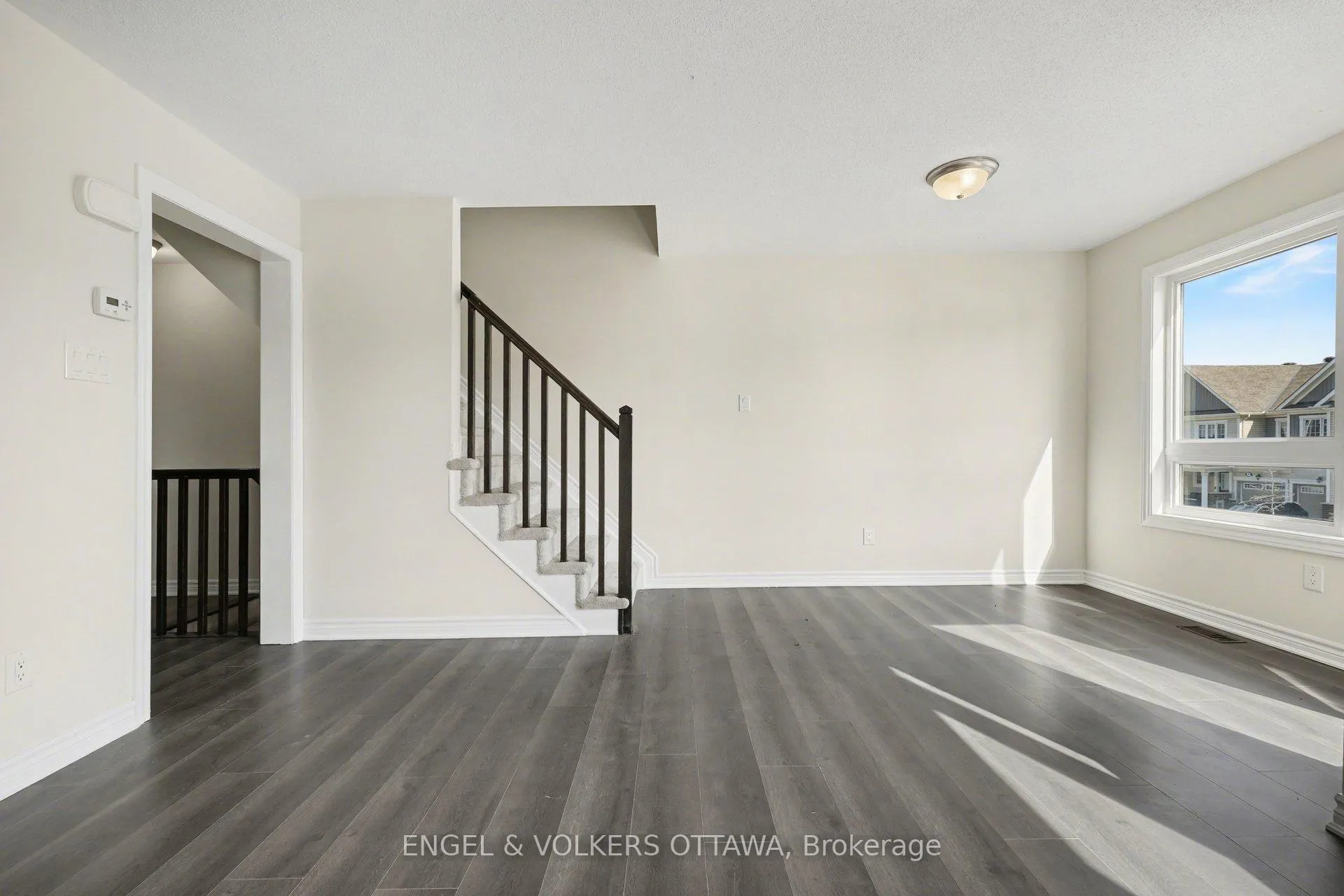 Photo 8 of 575 Roundleaf Way, Ottawa, Kanata - Emerald Meadows/Trailwest — HOMEH