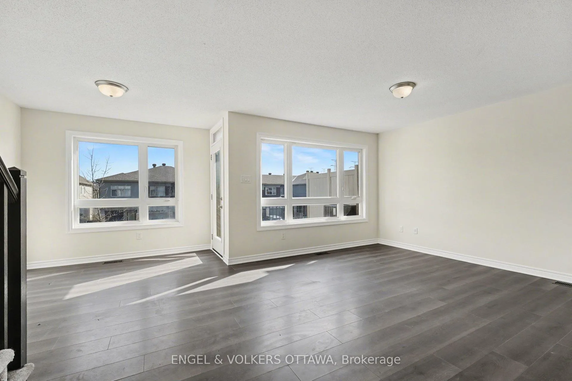 Photo 9 of 575 Roundleaf Way, Ottawa, Kanata - Emerald Meadows/Trailwest — HOMEH