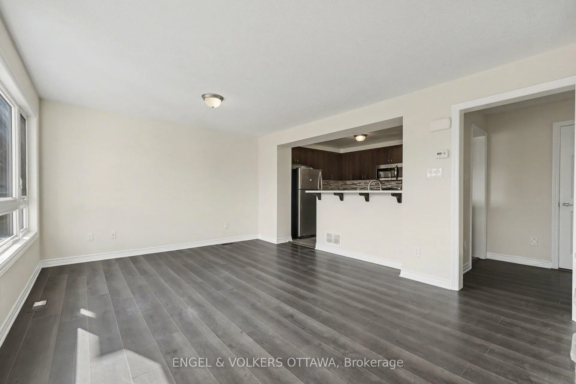 Photo 11 of 575 Roundleaf Way, Ottawa, Kanata - Emerald Meadows/Trailwest — HOMEH