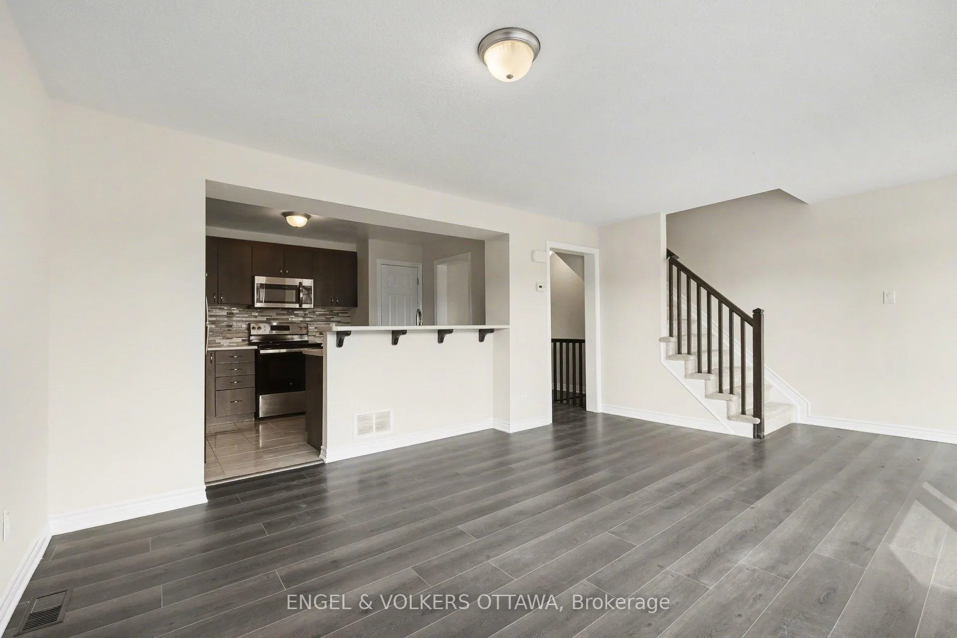 Photo 12 of 575 Roundleaf Way, Ottawa, Kanata - Emerald Meadows/Trailwest — HOMEH