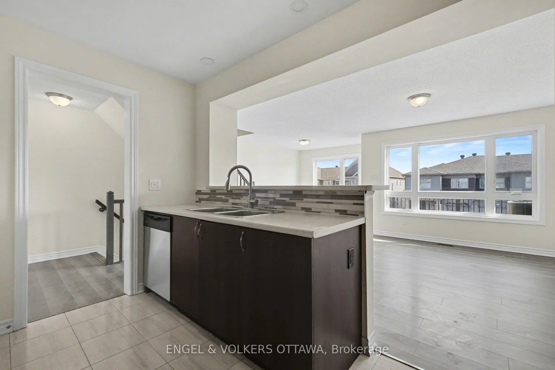 Photo 15 of 575 Roundleaf Way, Ottawa, Kanata - Emerald Meadows/Trailwest — HOMEH