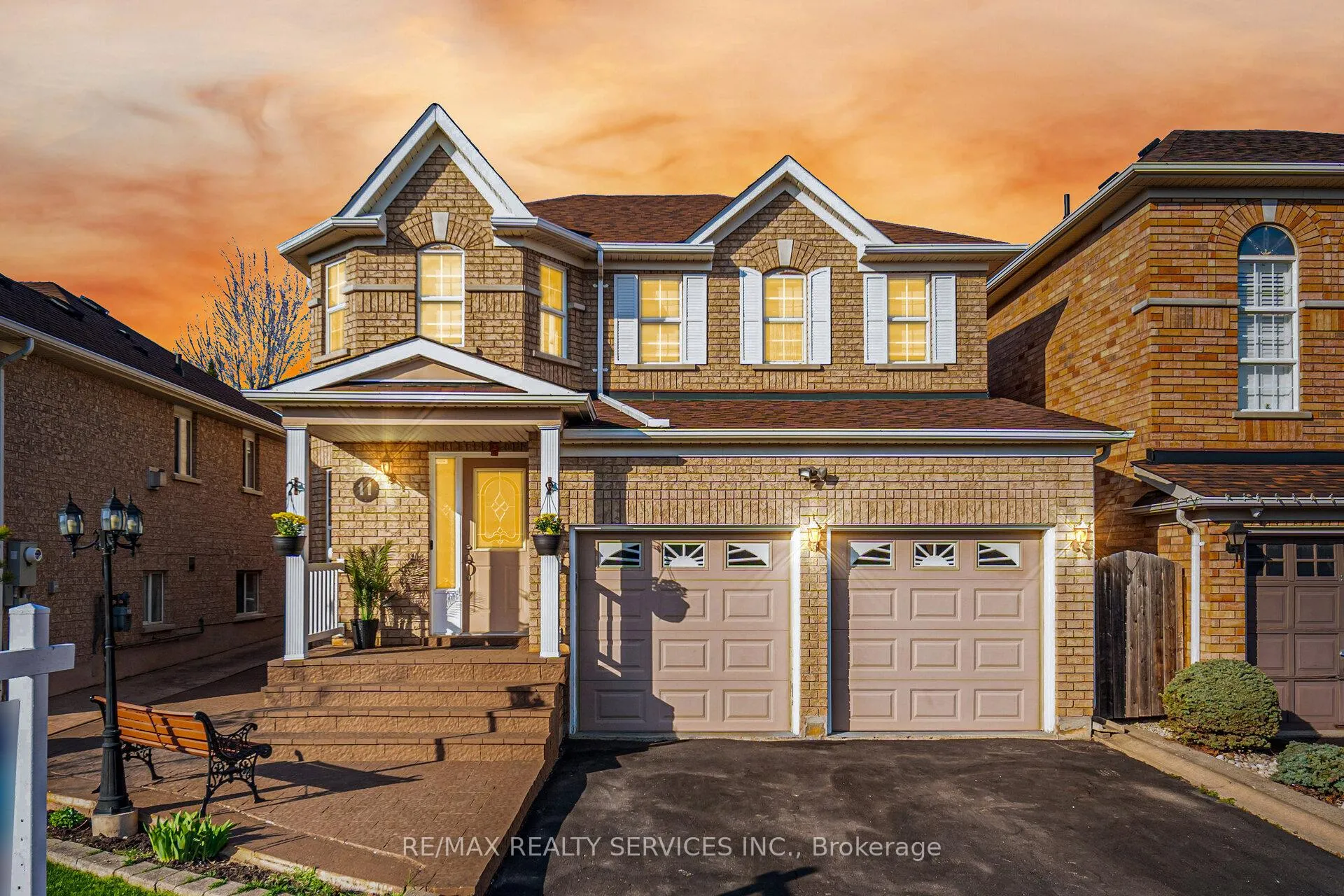 Photo 1 of 11 Poplar Plains Road, Brampton, Fletcher's Meadow — HOMEH