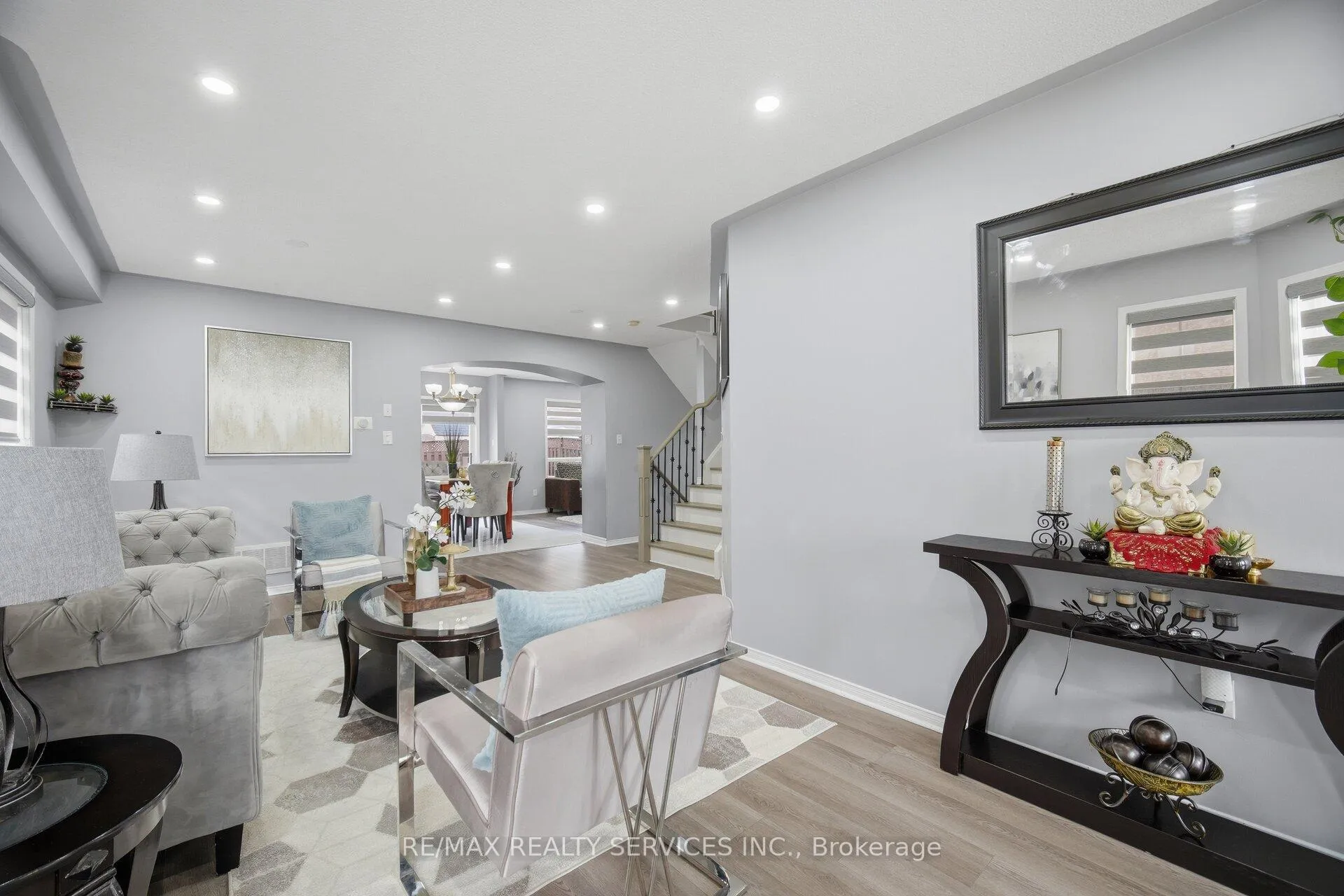 Photo 9 of 11 Poplar Plains Road, Brampton, Fletcher's Meadow — HOMEH