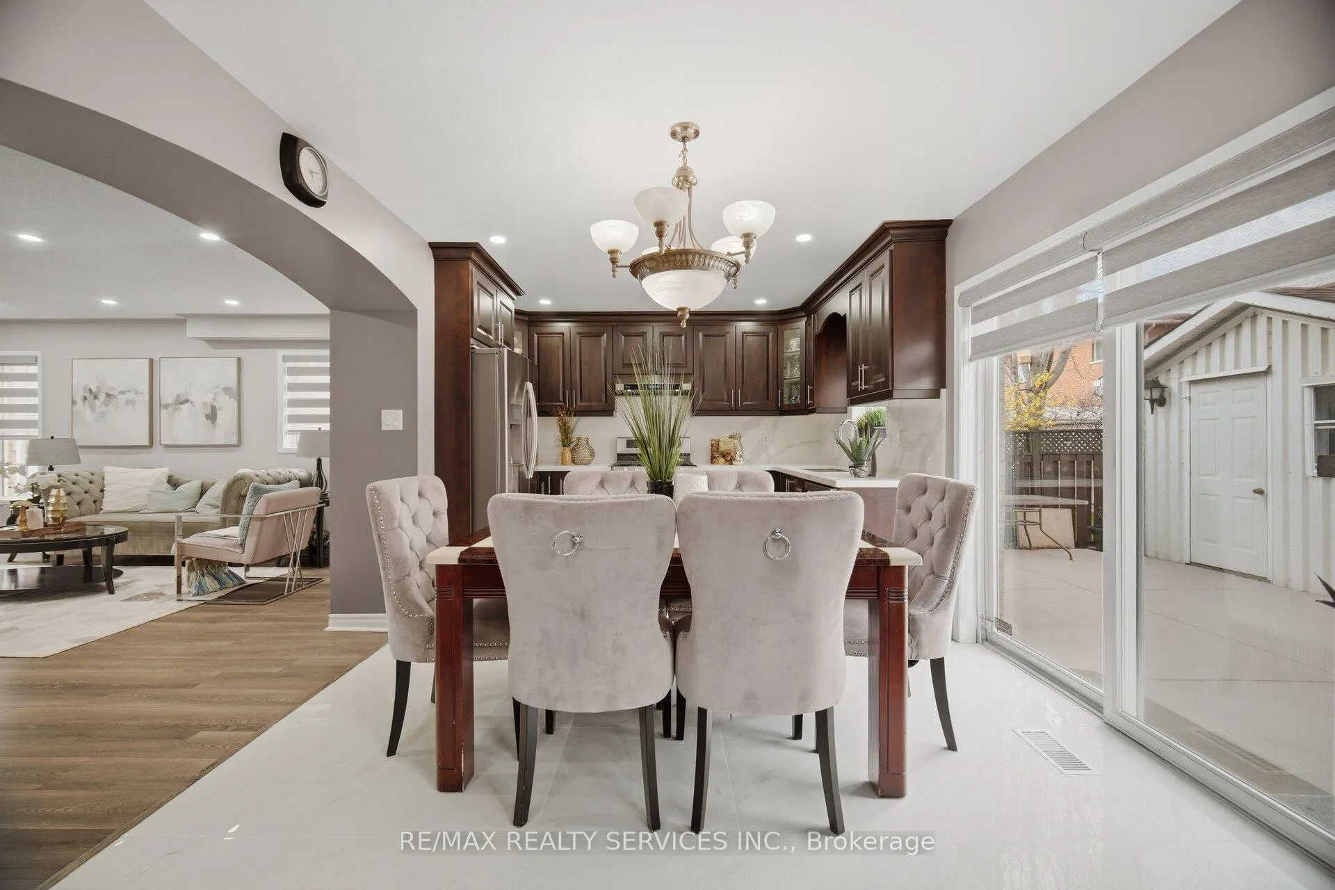 Photo 11 of 11 Poplar Plains Road, Brampton, Fletcher's Meadow — HOMEH