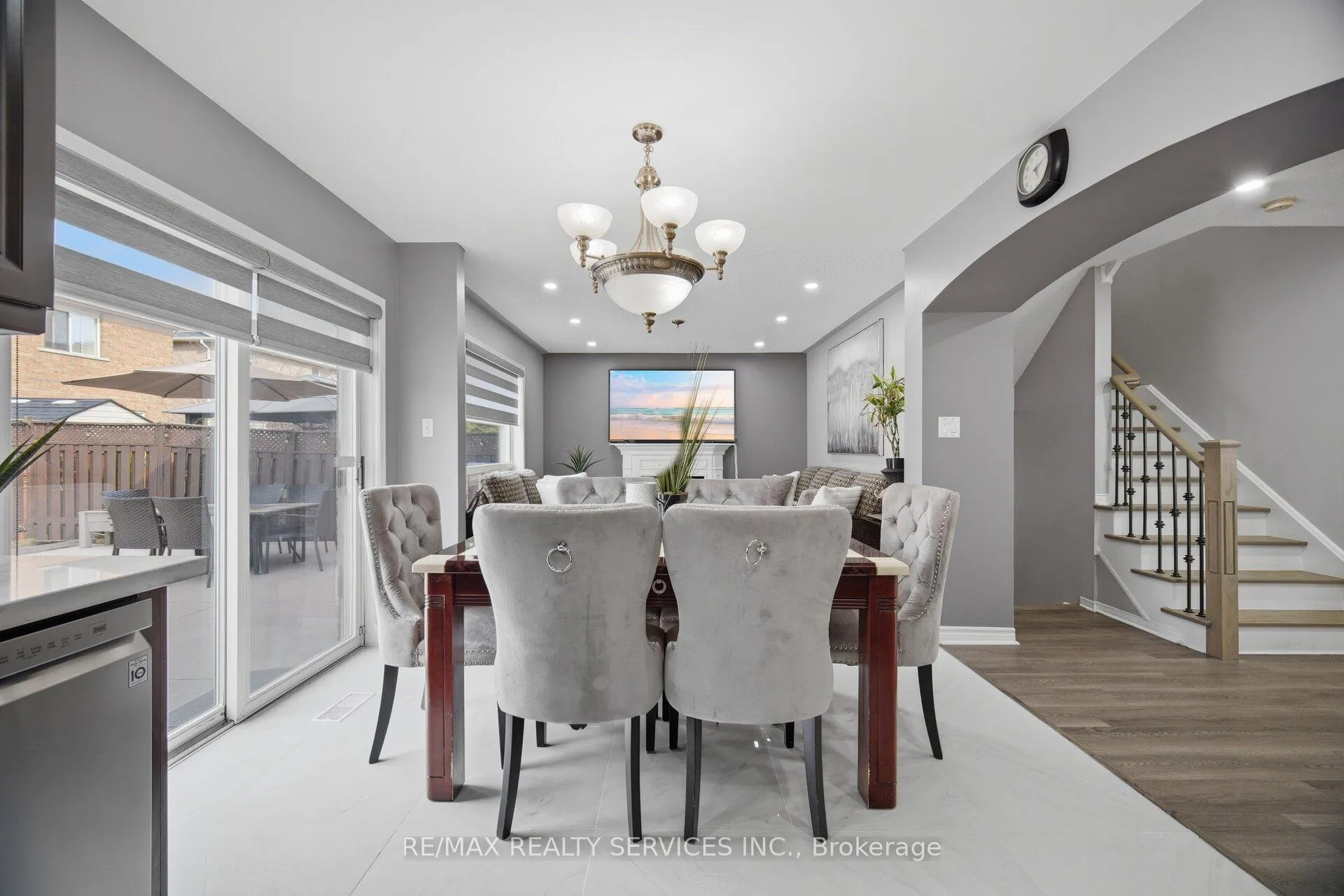 Photo 12 of 11 Poplar Plains Road, Brampton, Fletcher's Meadow — HOMEH