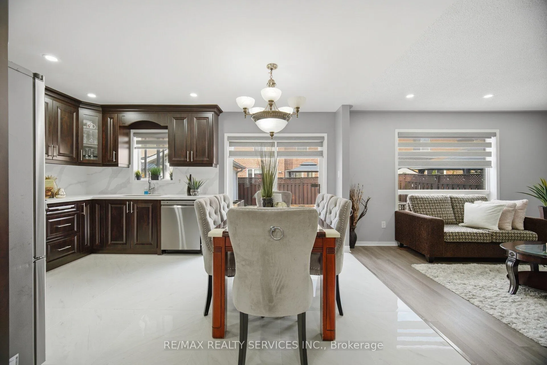 Photo 13 of 11 Poplar Plains Road, Brampton, Fletcher's Meadow — HOMEH