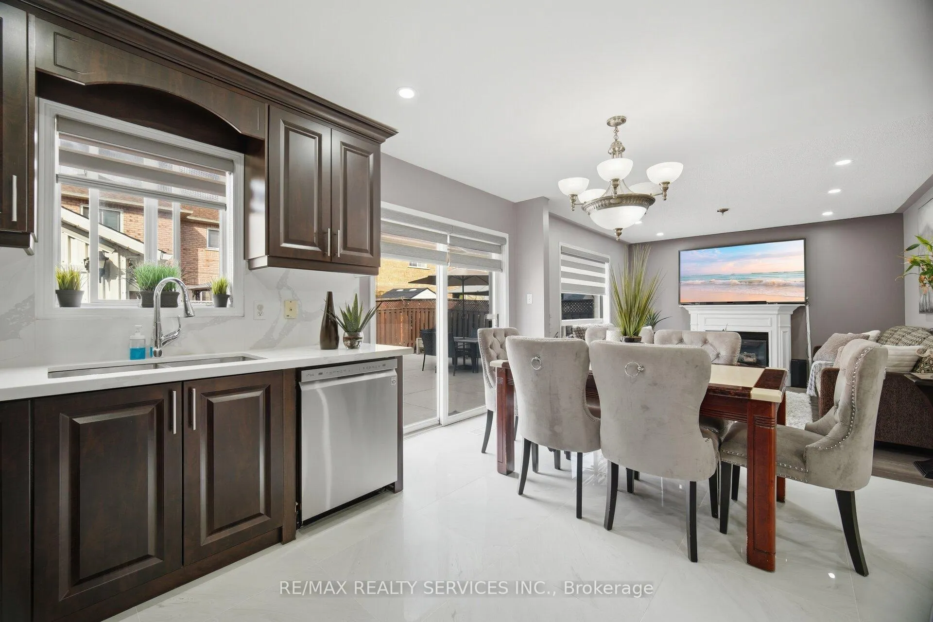 Photo 17 of 11 Poplar Plains Road, Brampton, Fletcher's Meadow — HOMEH