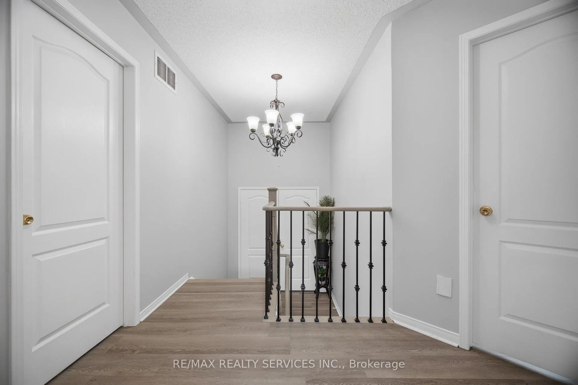 Photo 25 of 11 Poplar Plains Road, Brampton, Fletcher's Meadow — HOMEH