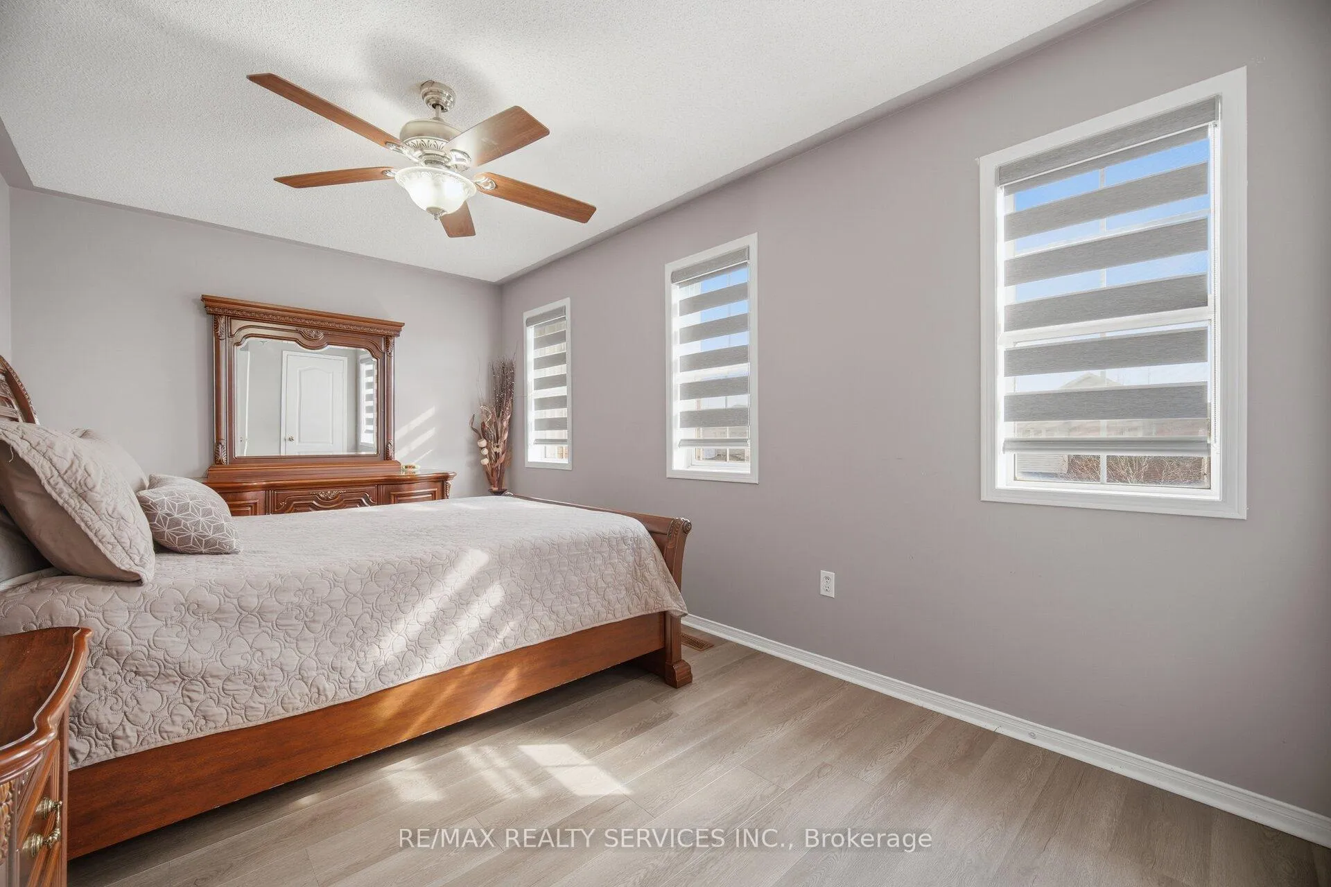 Photo 31 of 11 Poplar Plains Road, Brampton, Fletcher's Meadow — HOMEH