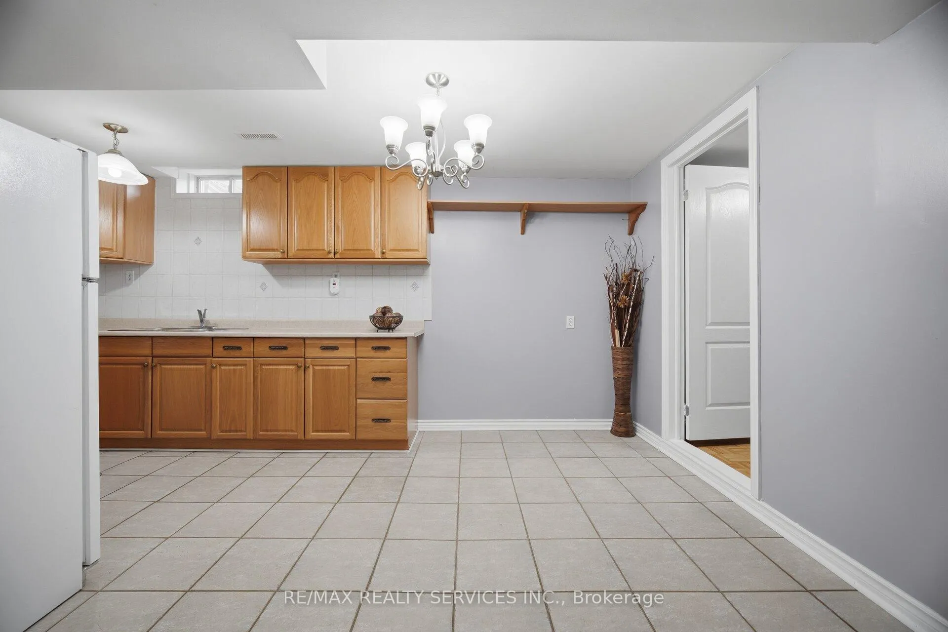Photo 37 of 11 Poplar Plains Road, Brampton, Fletcher's Meadow — HOMEH
