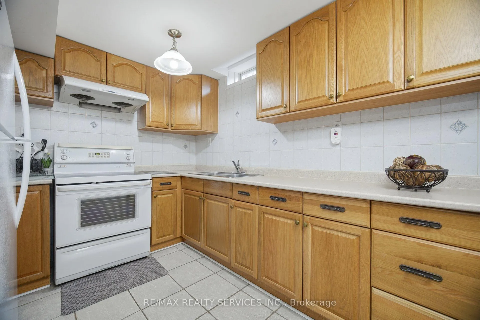 Photo 41 of 11 Poplar Plains Road, Brampton, Fletcher's Meadow — HOMEH