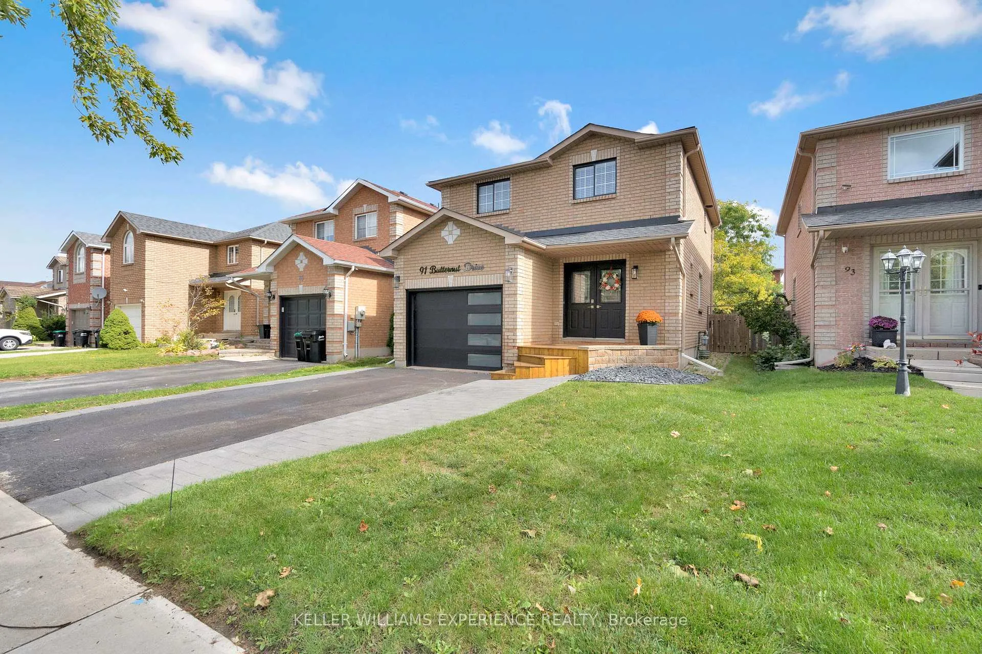 Photo 2 of 91 Butternut Drive, Barrie, Holly — HOMEH
