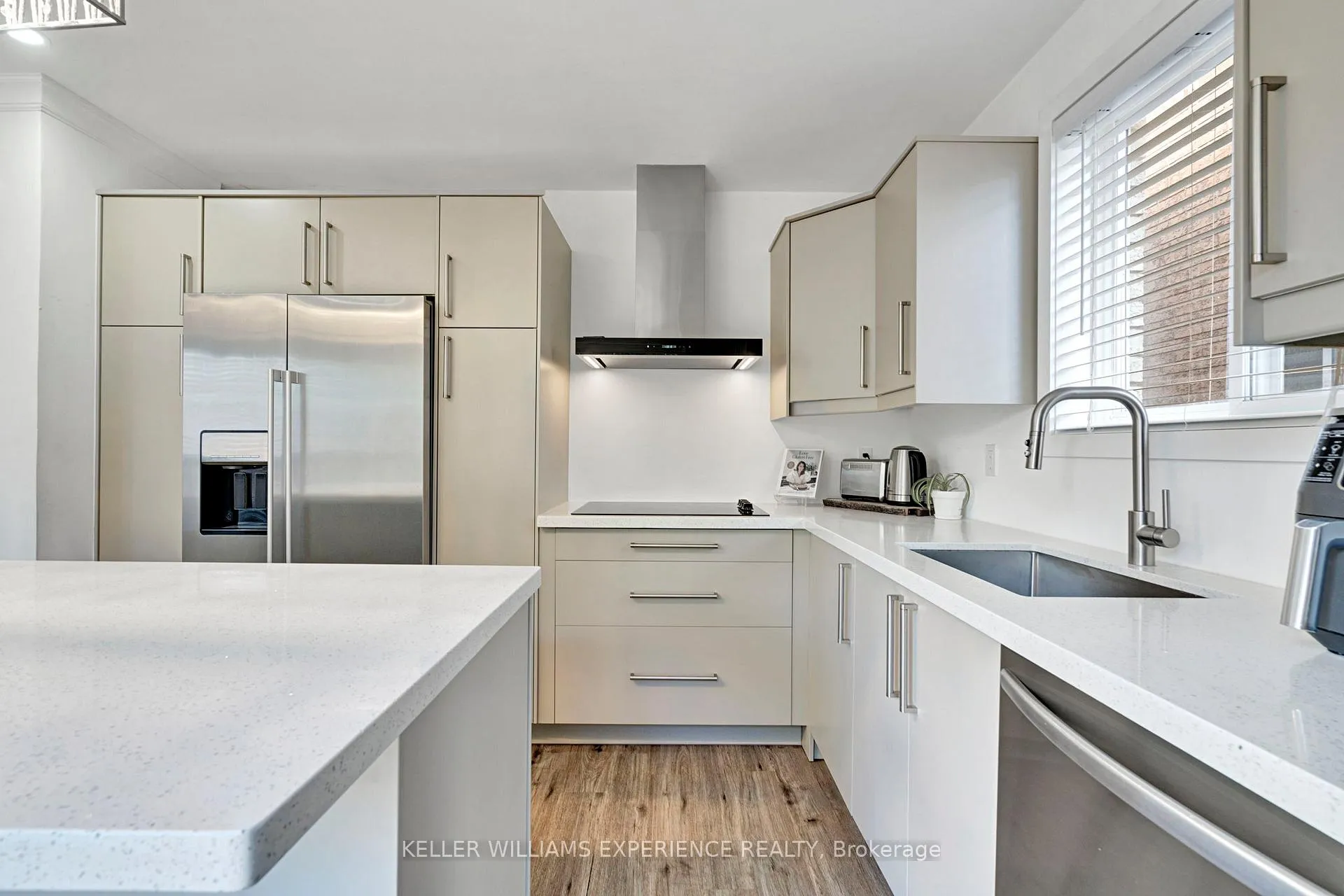 Photo 17 of 91 Butternut Drive, Barrie, Holly — HOMEH