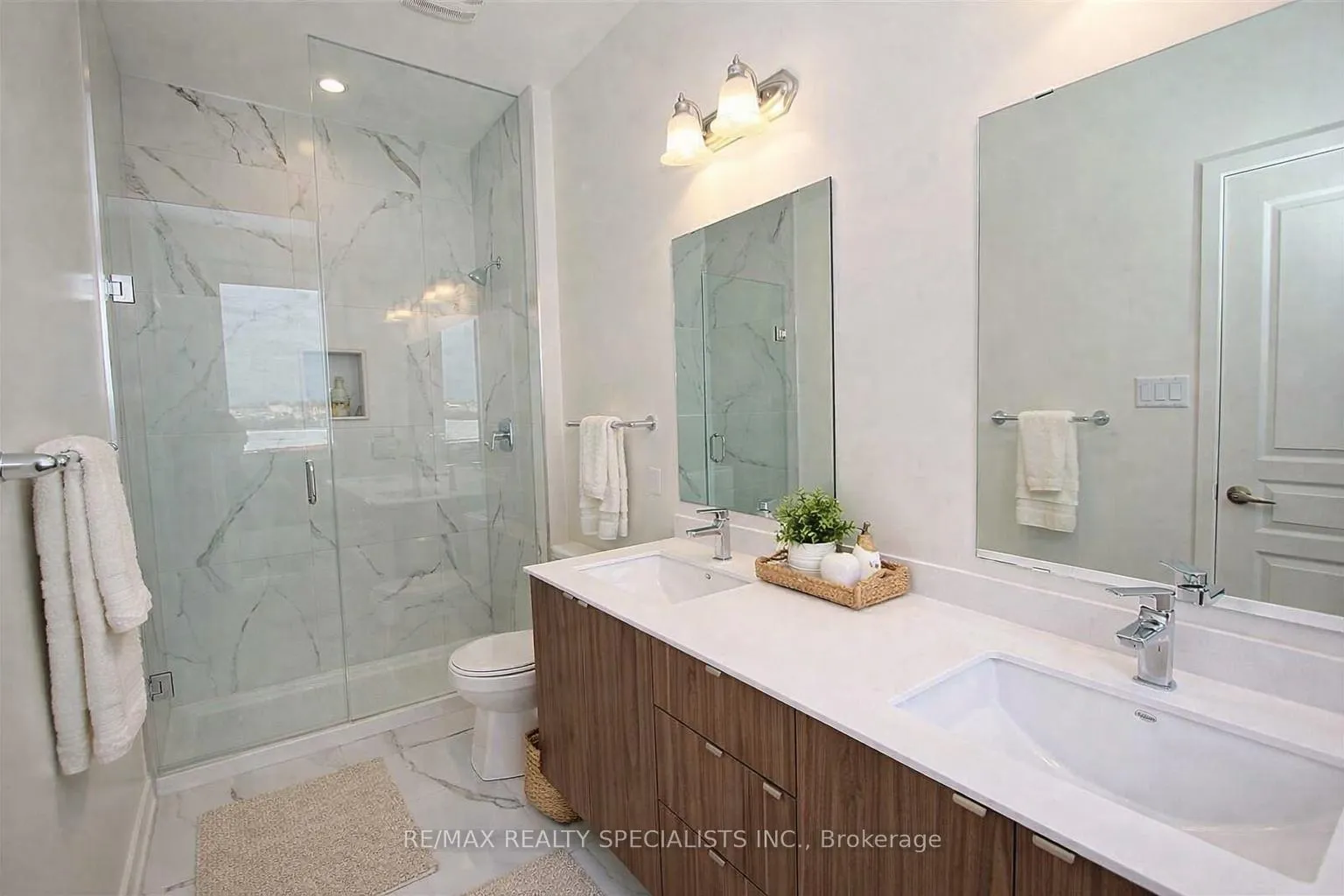 Photo 5 of 3189 Mintwood Circle, Oakville, Glenorchy — HOMEH
