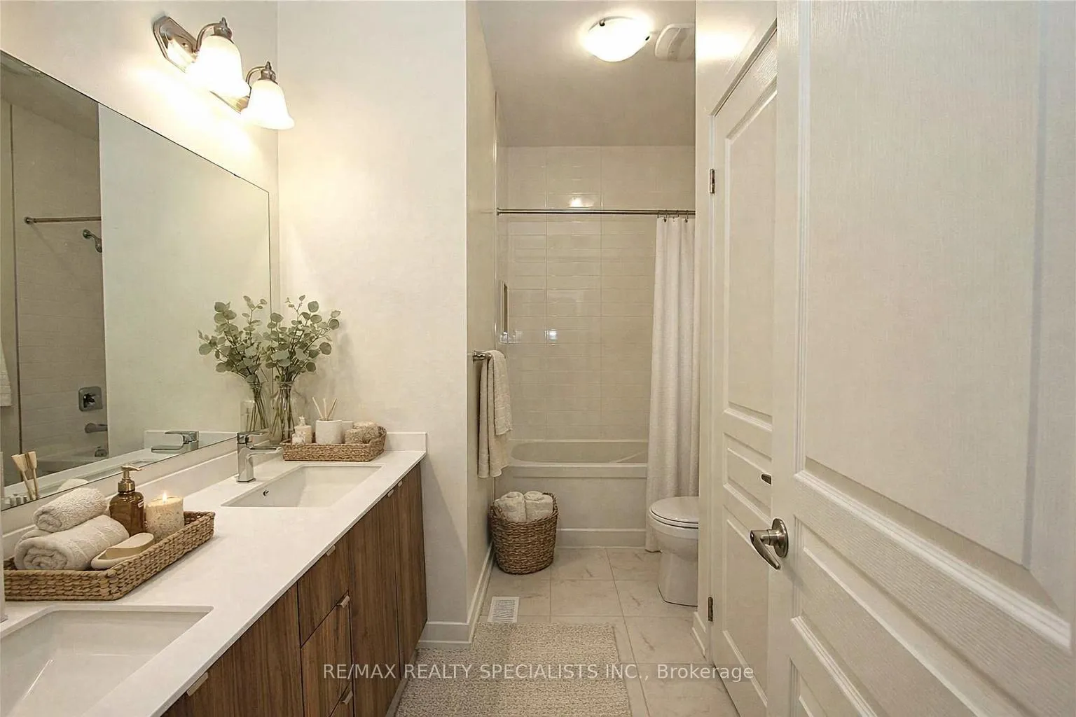 Photo 8 of 3189 Mintwood Circle, Oakville, Glenorchy — HOMEH