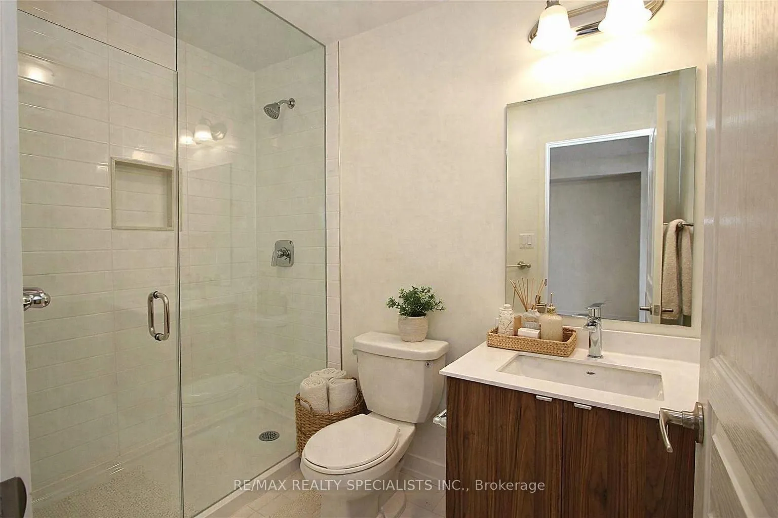 Photo 11 of 3189 Mintwood Circle, Oakville, Glenorchy — HOMEH