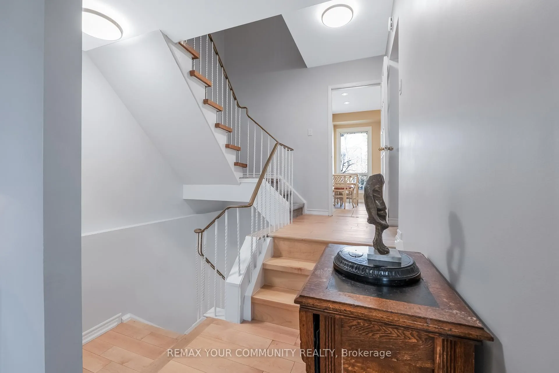 Photo 5 of Unit 60, 97 Poplar Crescent, Aurora, Aurora Highlands — HOMEH