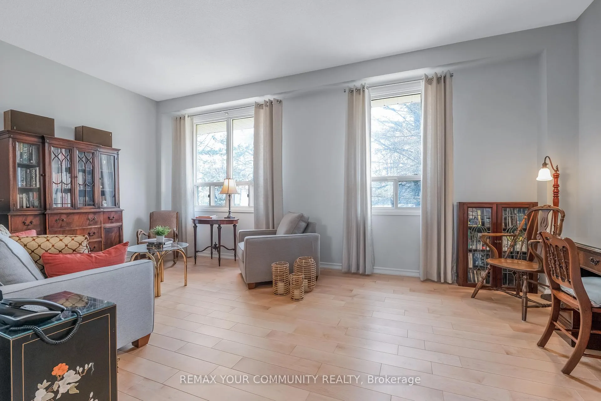 Photo 6 of Unit 60, 97 Poplar Crescent, Aurora, Aurora Highlands — HOMEH
