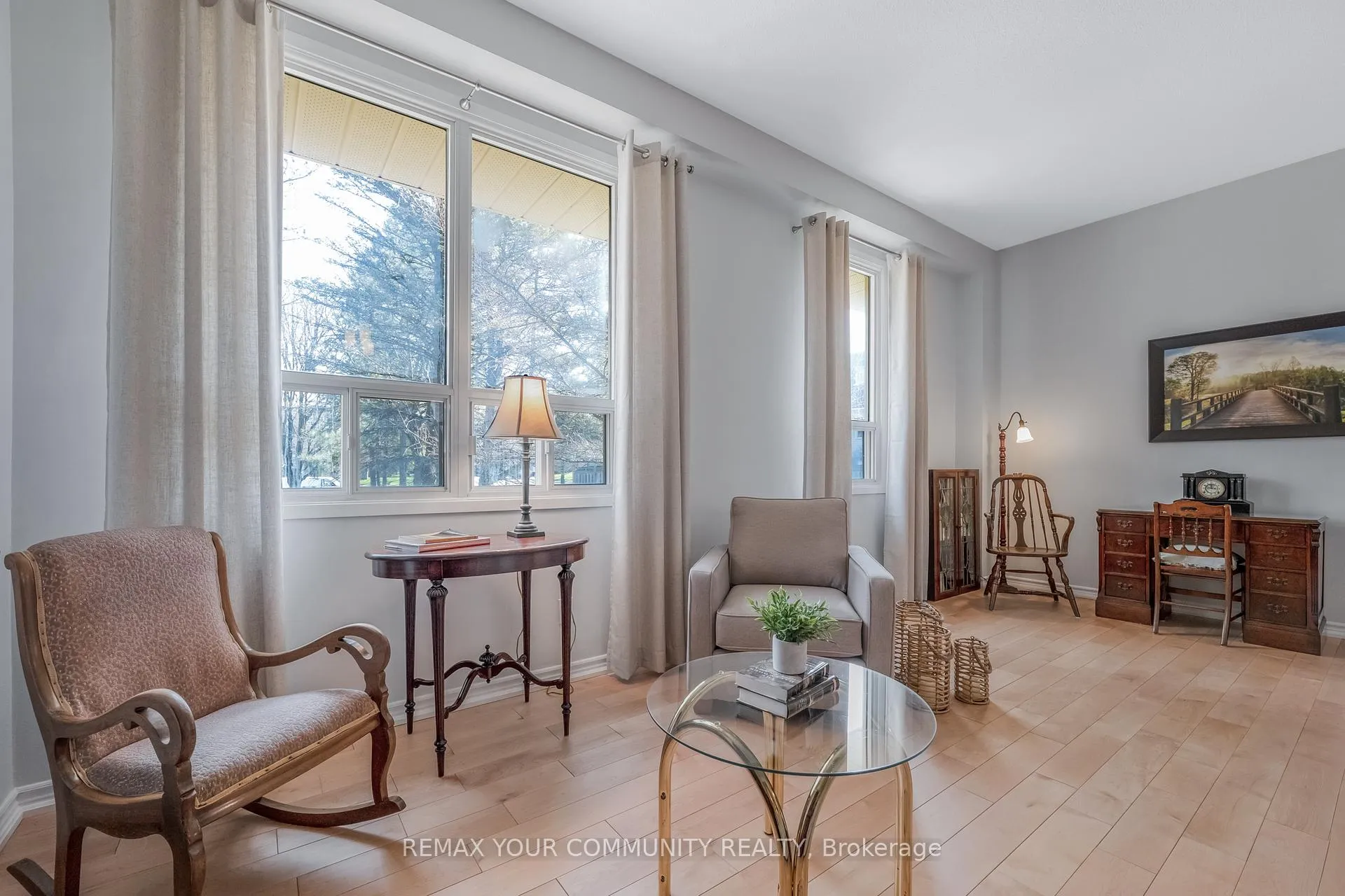 Photo 8 of Unit 60, 97 Poplar Crescent, Aurora, Aurora Highlands — HOMEH