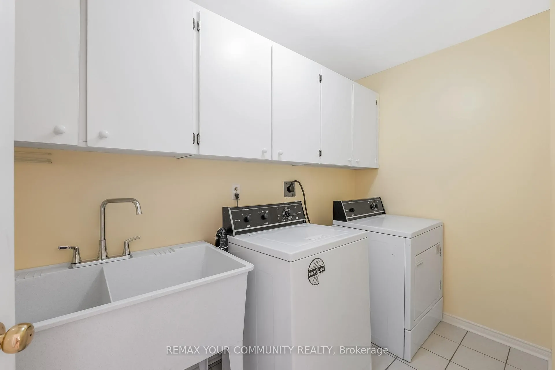 Photo 20 of Unit 60, 97 Poplar Crescent, Aurora, Aurora Highlands — HOMEH