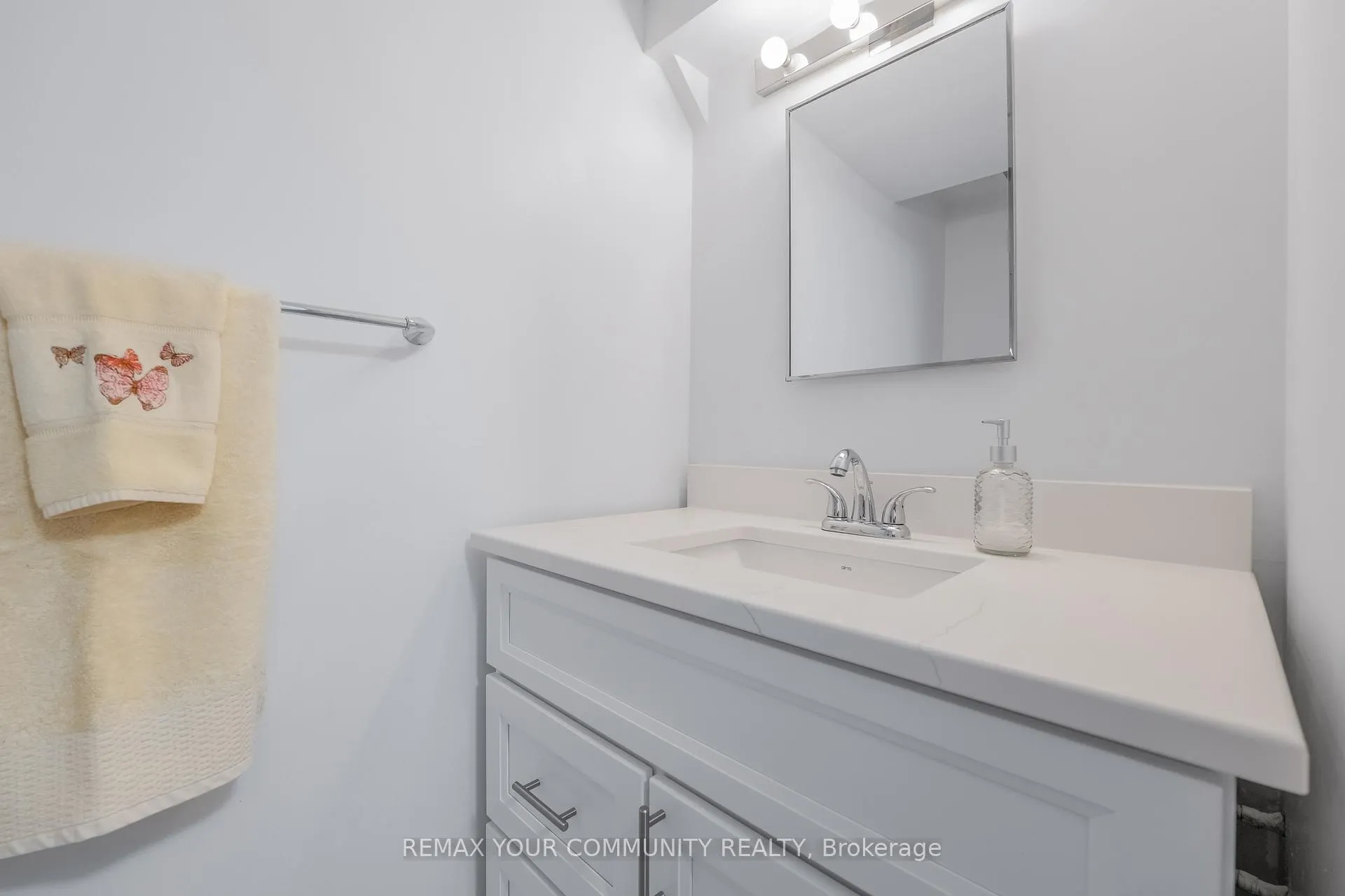 Photo 38 of Unit 60, 97 Poplar Crescent, Aurora, Aurora Highlands — HOMEH