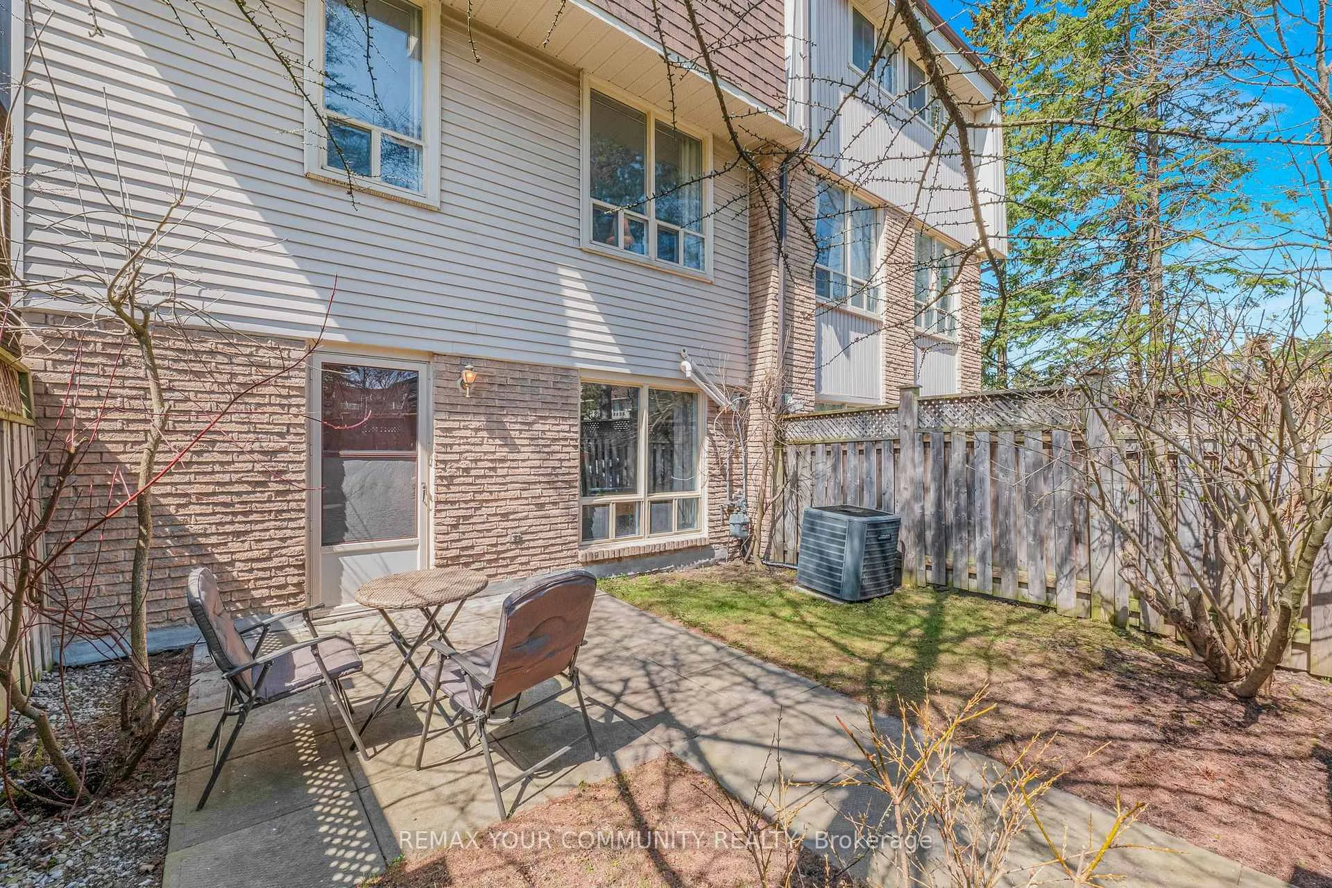 Photo 43 of Unit 60, 97 Poplar Crescent, Aurora, Aurora Highlands — HOMEH