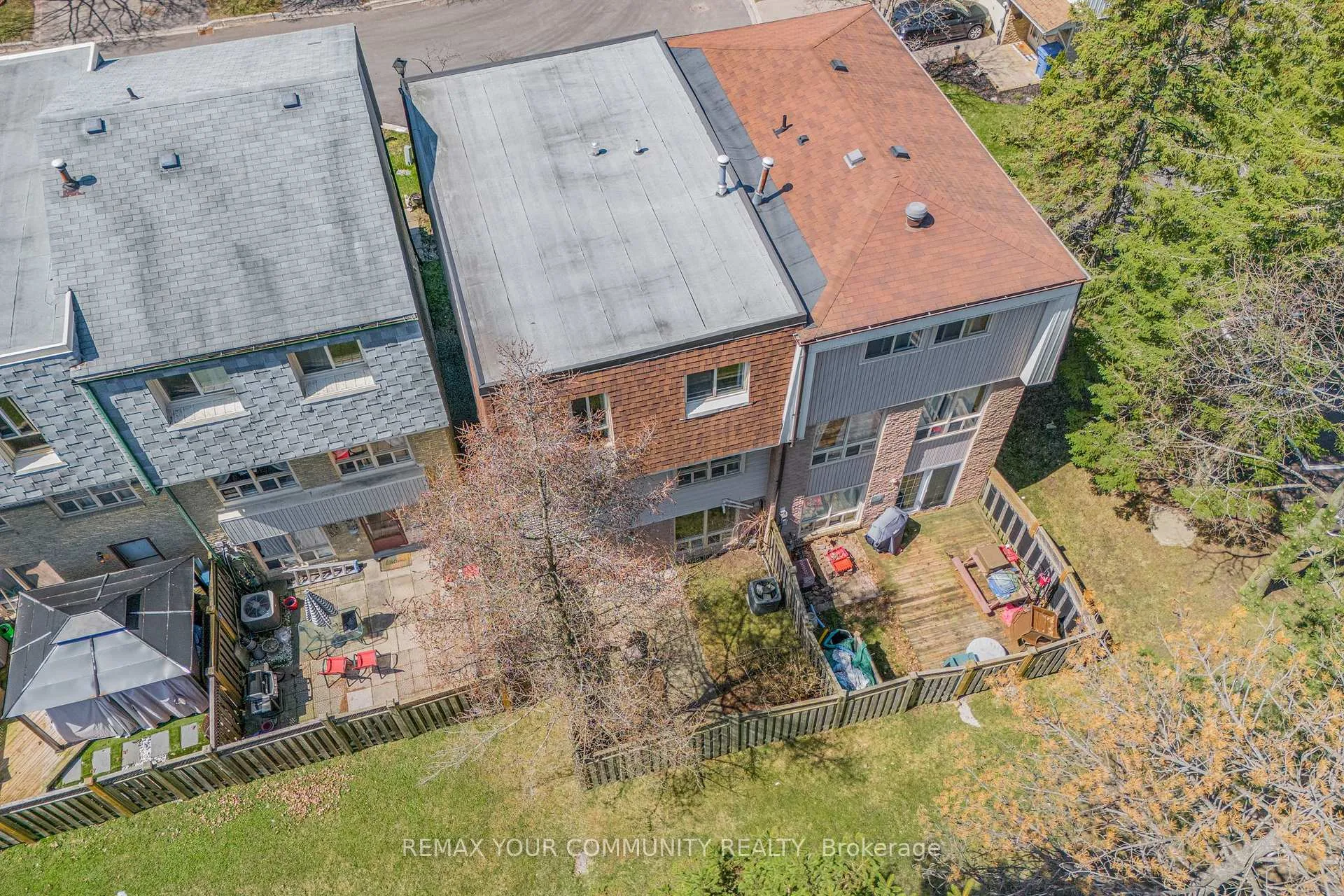 Photo 44 of Unit 60, 97 Poplar Crescent, Aurora, Aurora Highlands — HOMEH