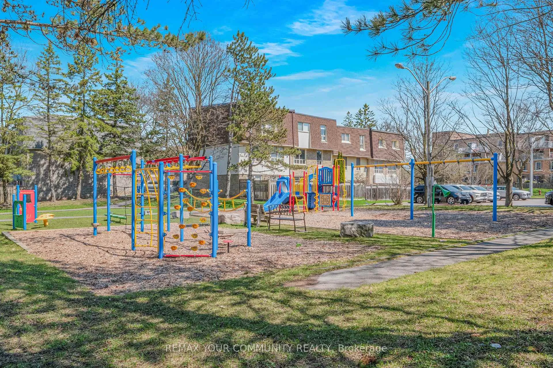 Photo 46 of Unit 60, 97 Poplar Crescent, Aurora, Aurora Highlands — HOMEH