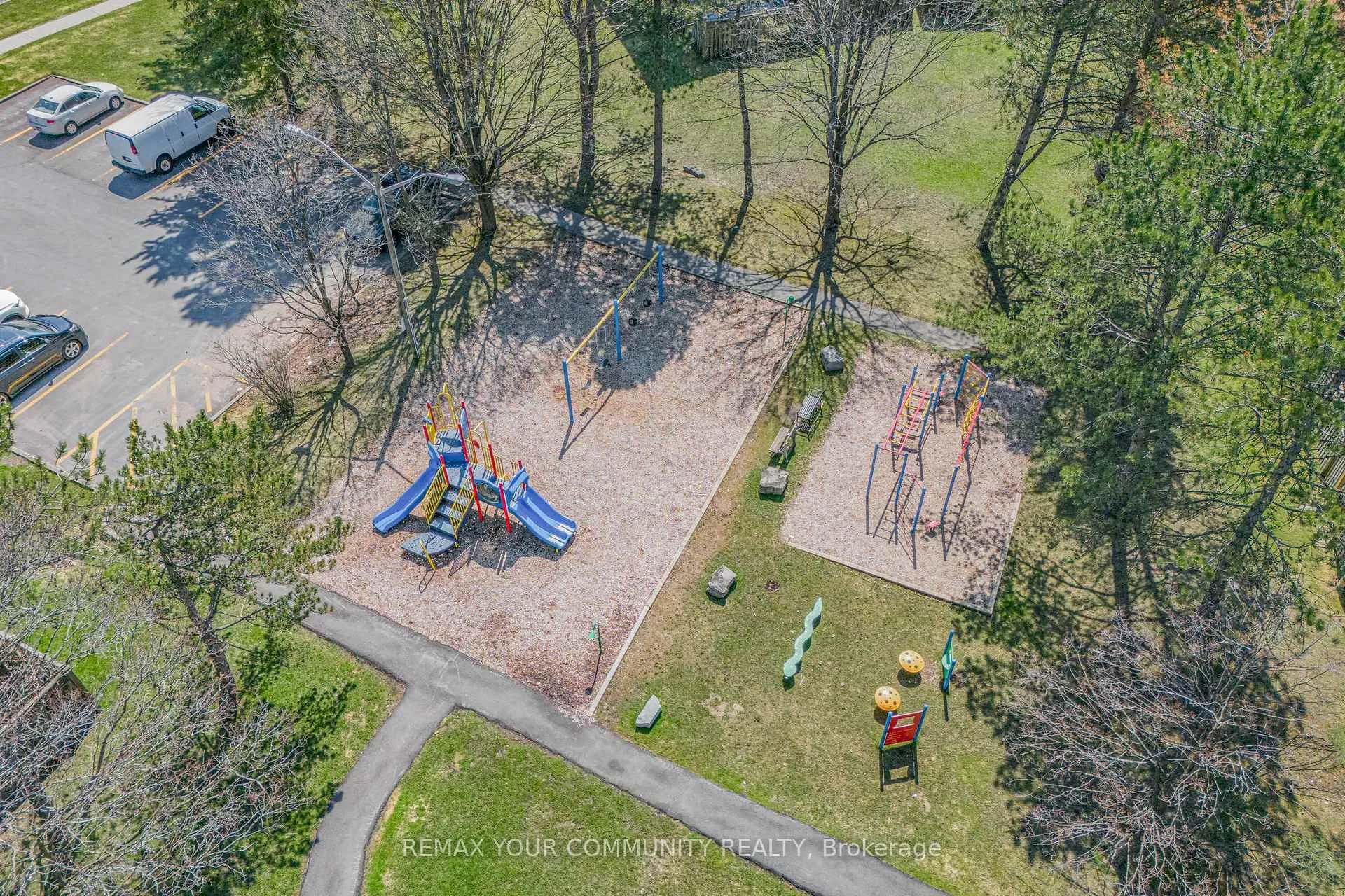 Photo 48 of Unit 60, 97 Poplar Crescent, Aurora, Aurora Highlands — HOMEH