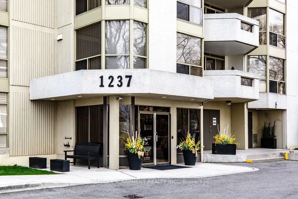 Photo 2 of Unit 803, 1237 North Shore Boulevard E, Burlington, Brant — HOMEH