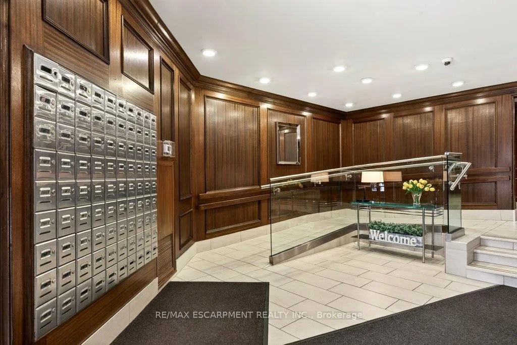 Photo 3 of Unit 803, 1237 North Shore Boulevard E, Burlington, Brant — HOMEH